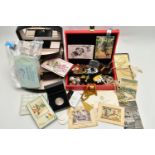 AN ASSORTMENT OF JEWELLERY AND BOXES, to include a heart locket, stamped 9ct back and front, a white