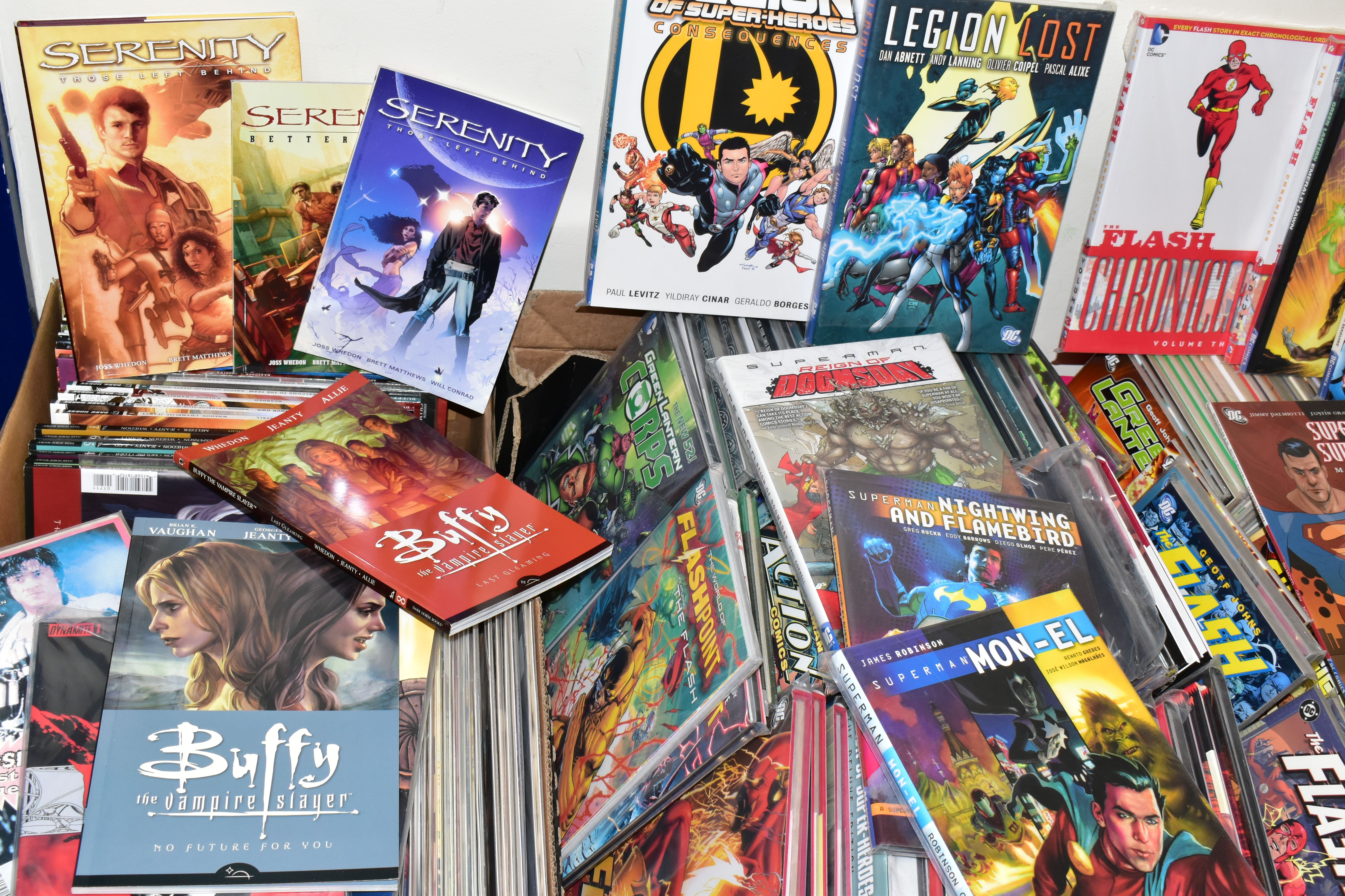 OVER 450 COMICS, Comics are mostly DC and include Batman, Superman, Flash, Green Lantern, Green - Image 5 of 6