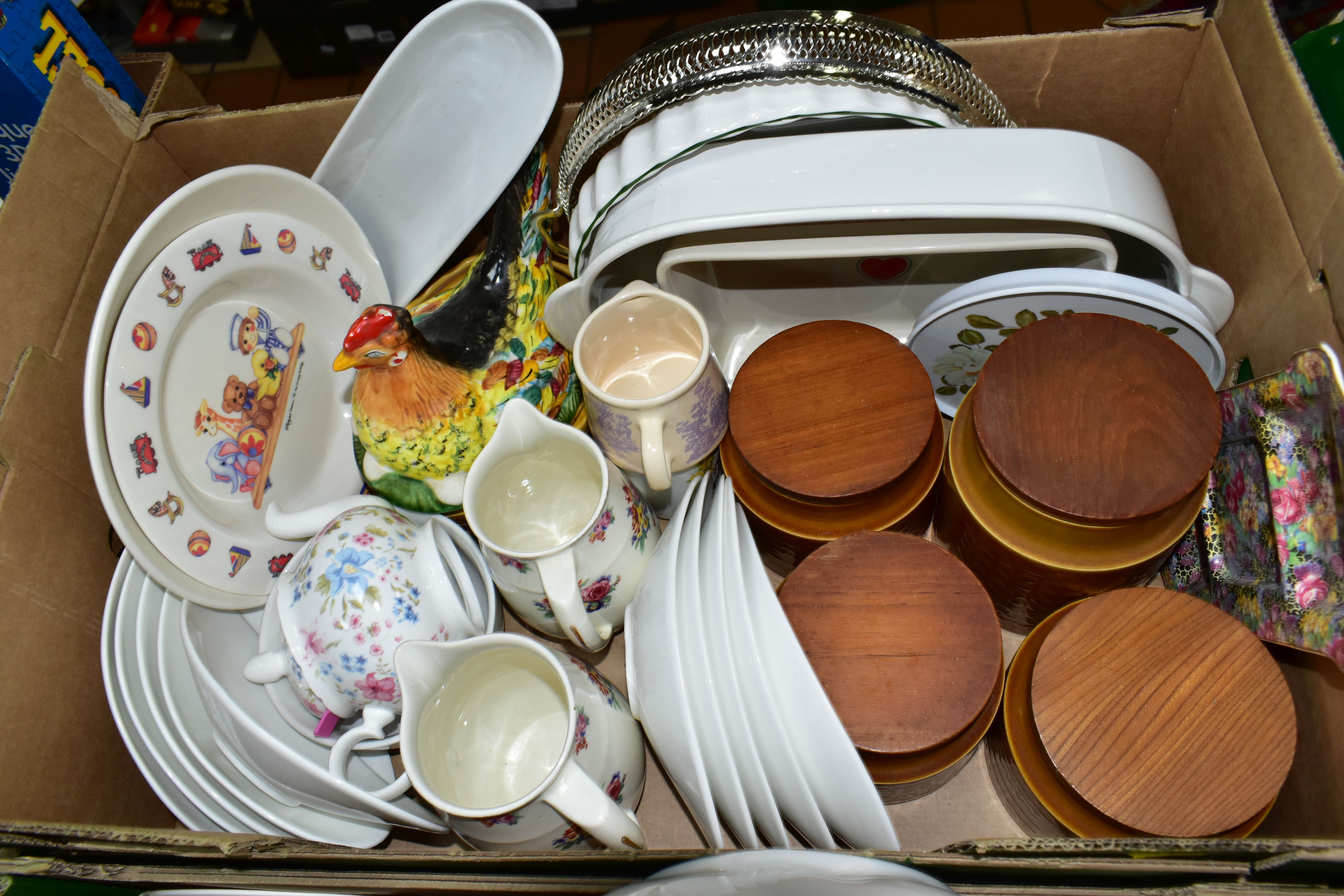 SIX BOXES OF ASSORTED TEA AND DINNER WARES ETC, to include Mayfair China 'Indian Tree' part dinner - Image 7 of 7