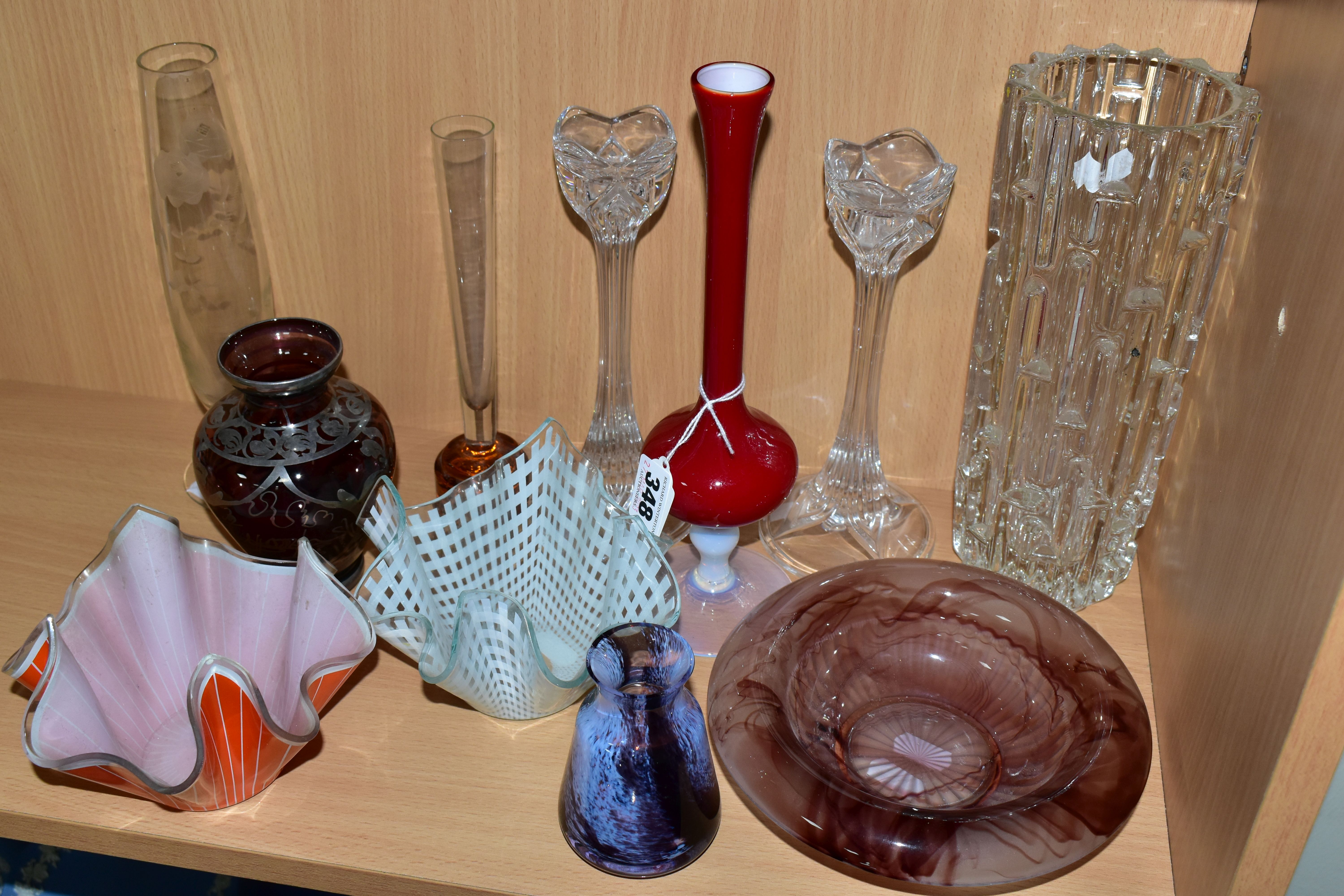 A GROUP OF GLASS WARES, to include a Hermanova glassworks clear maze vase no 20082, designed by - Image 6 of 6