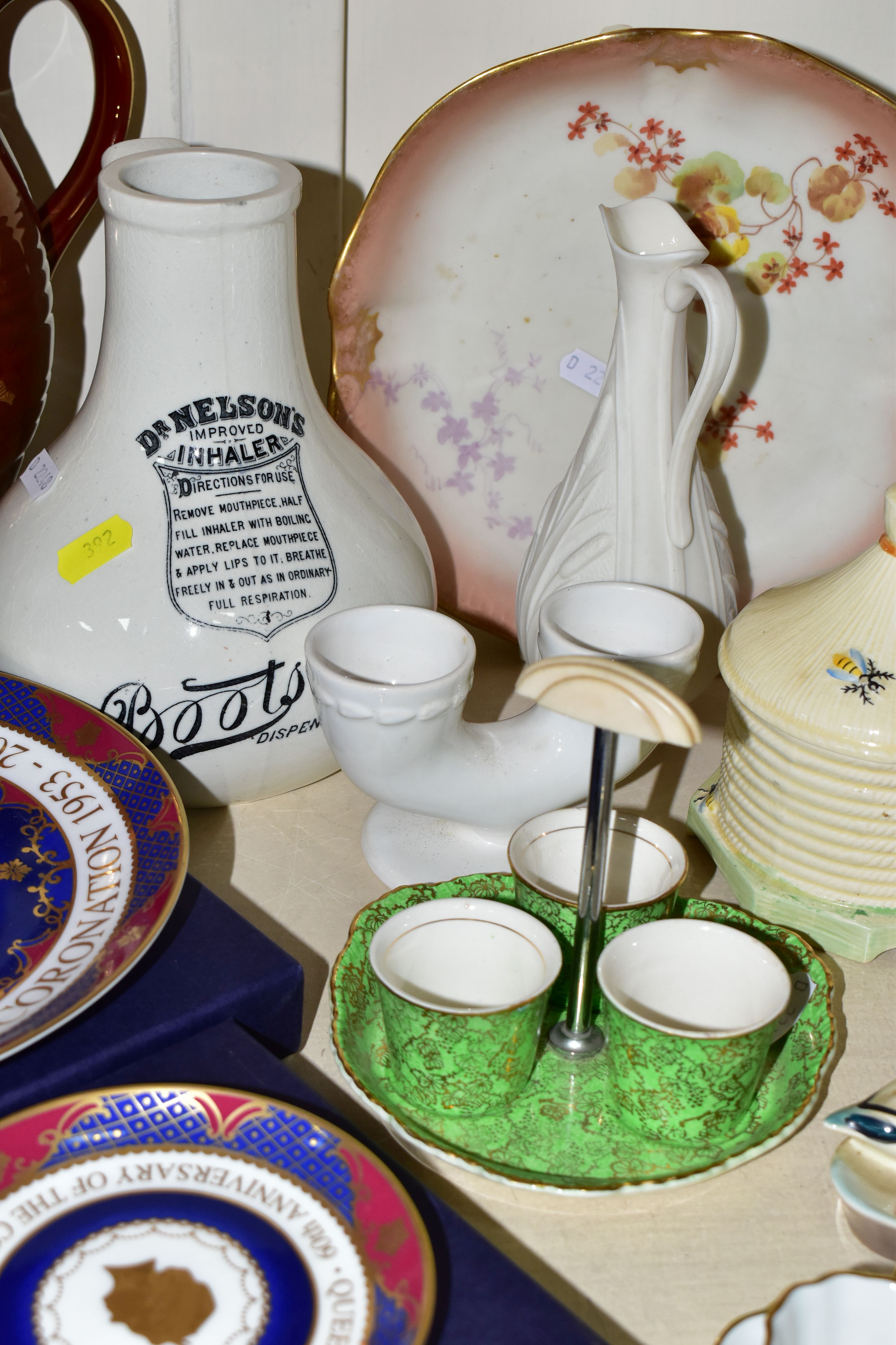 A COLLECTION OF MISCELLANEOUS CERAMICS, comprising four small Limoges cabinet plates, a Beswick - Image 8 of 9