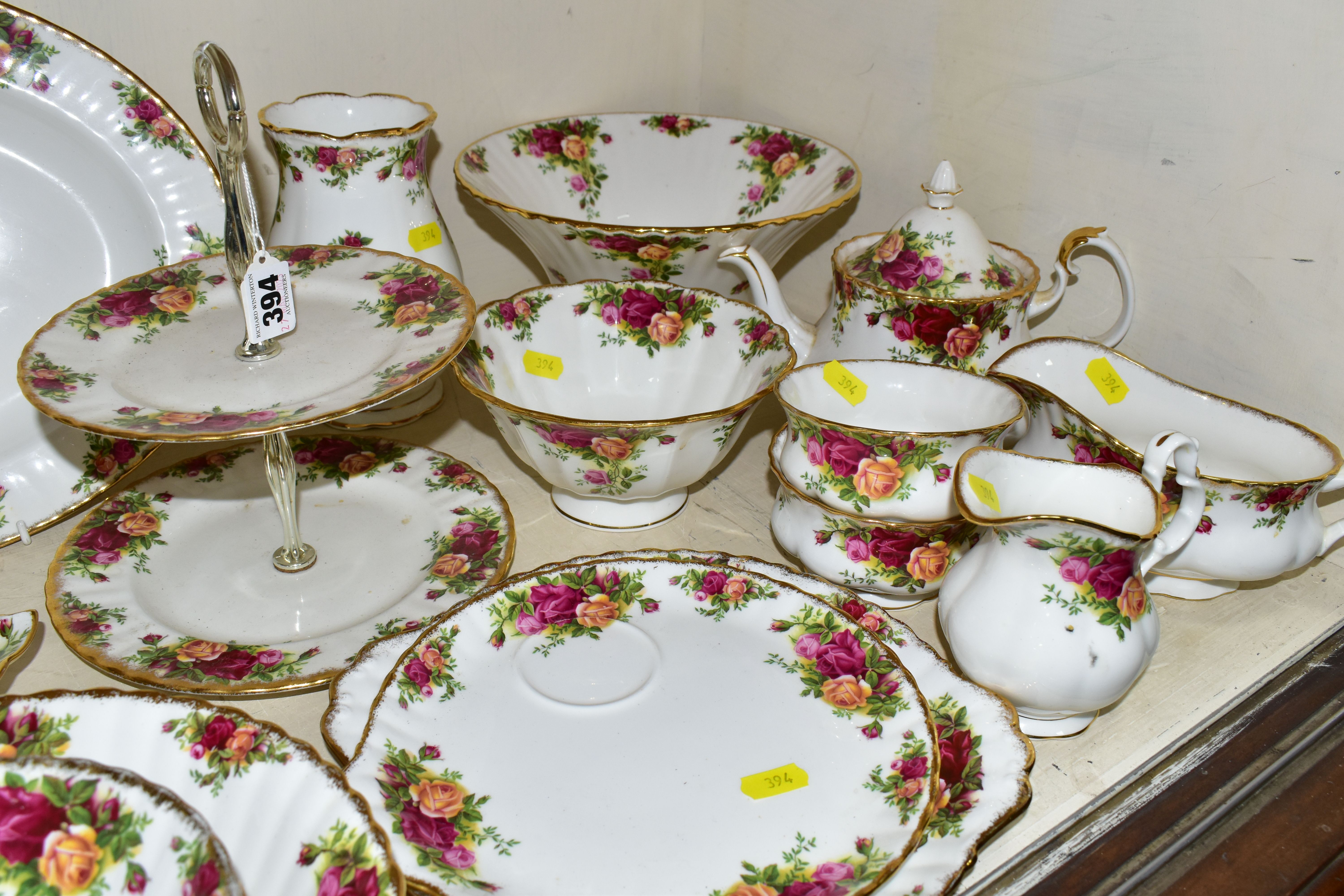 A QUANTITY OF ROYAL ALBERT 'OLD COUNTRY ROSES' PATTERN TEAWARES, comprising a large centre piece - Image 5 of 5