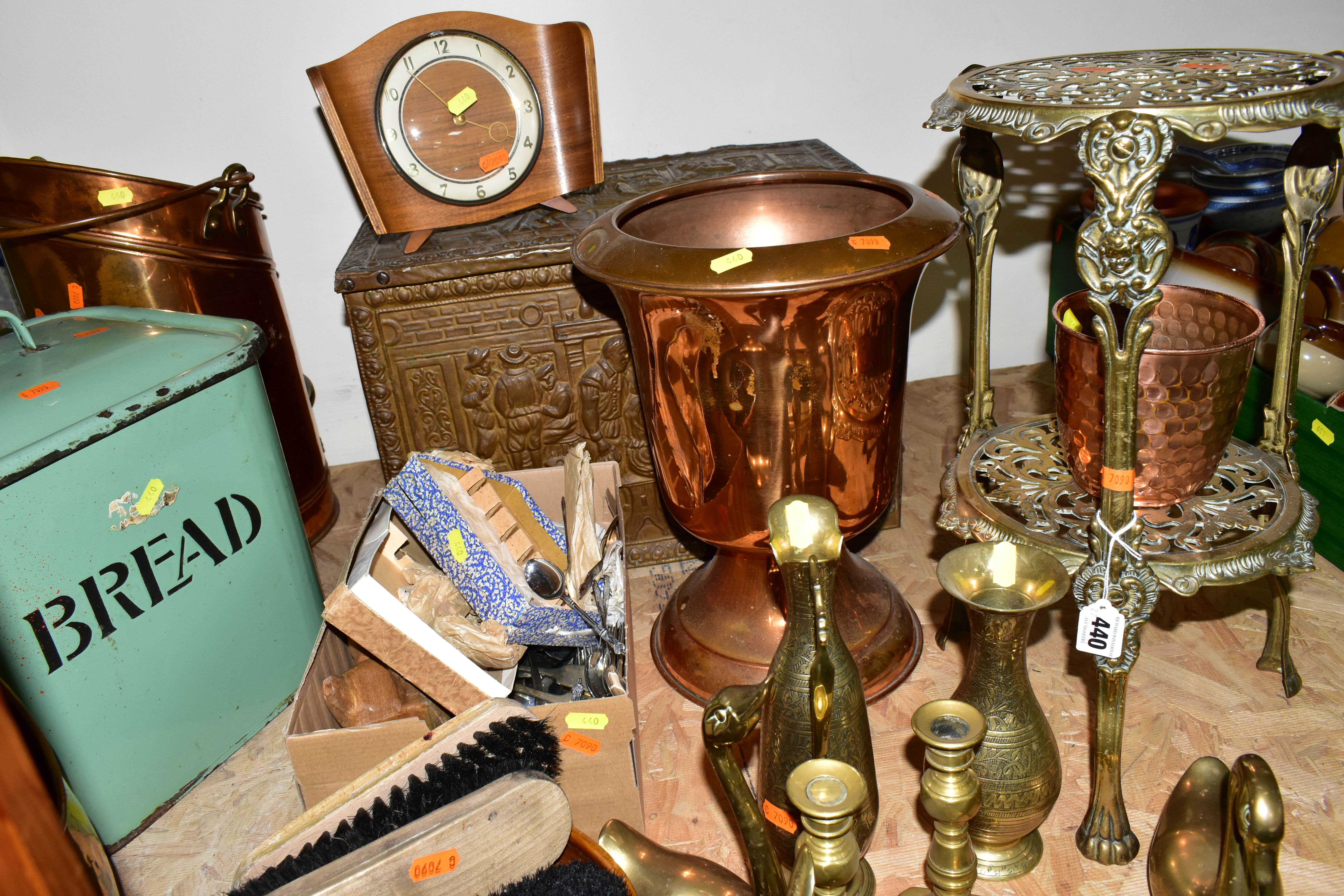 A GROUP OF METALWARE, to include a brass jardiniere stand with three feet, large copper planter, a - Image 7 of 7