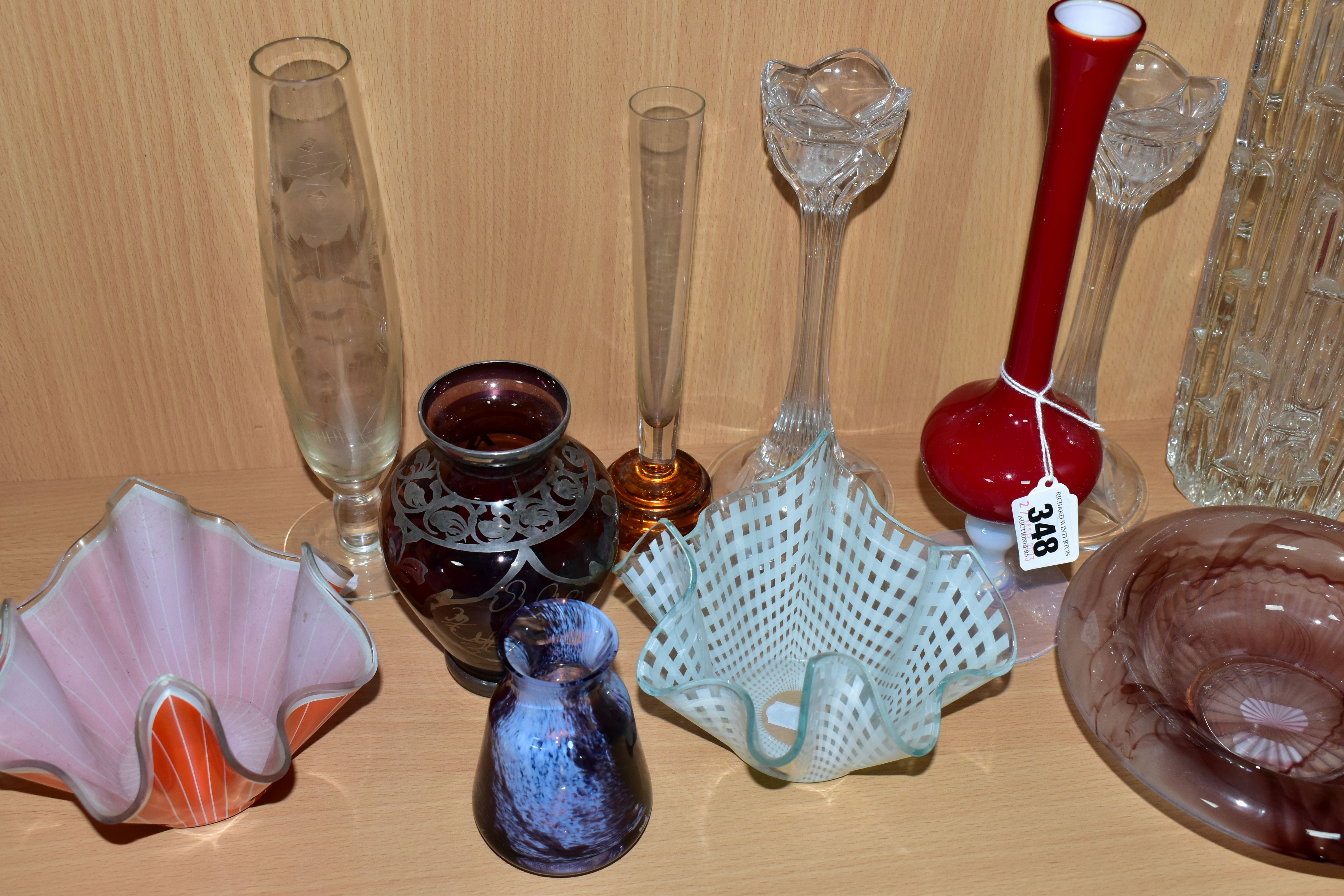 A GROUP OF GLASS WARES, to include a Hermanova glassworks clear maze vase no 20082, designed by - Image 5 of 6