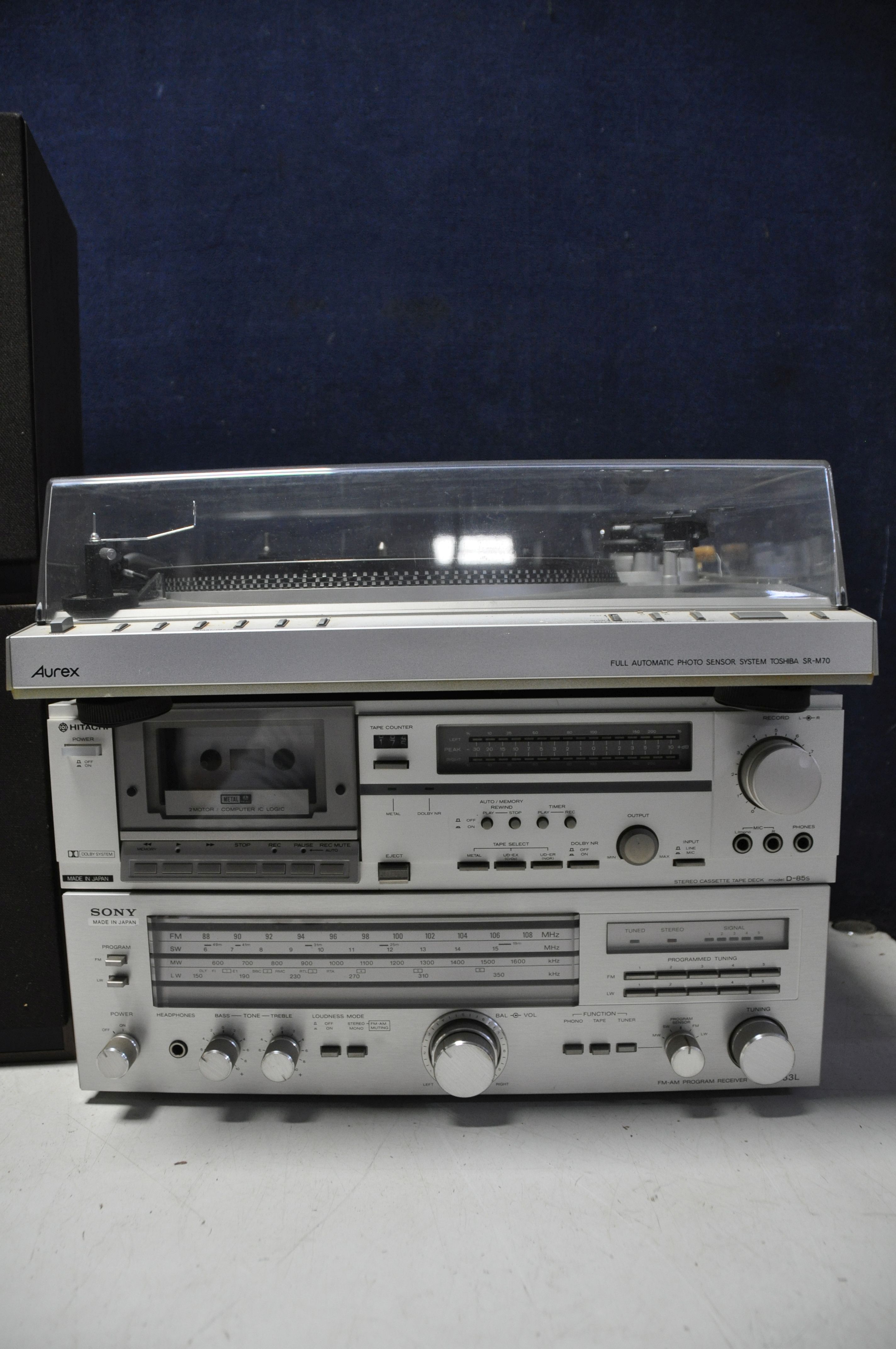 A SELECTION OF AUDIO EQUIPMENT to include a Sony STR-333L FM/am program receiver, Hitachi D85s - Image 2 of 4