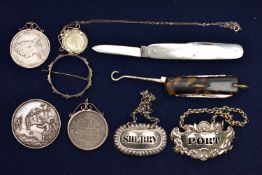 ASSORTED SILVER AND WHITE METAL ITEMS, to include a Georgian silver 'Sherry' decanter label,