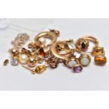 AN ASSORTMENT OF 9CT GOLD AND YELLOW METAL, to include a pair of yellow gold hoop earrings,