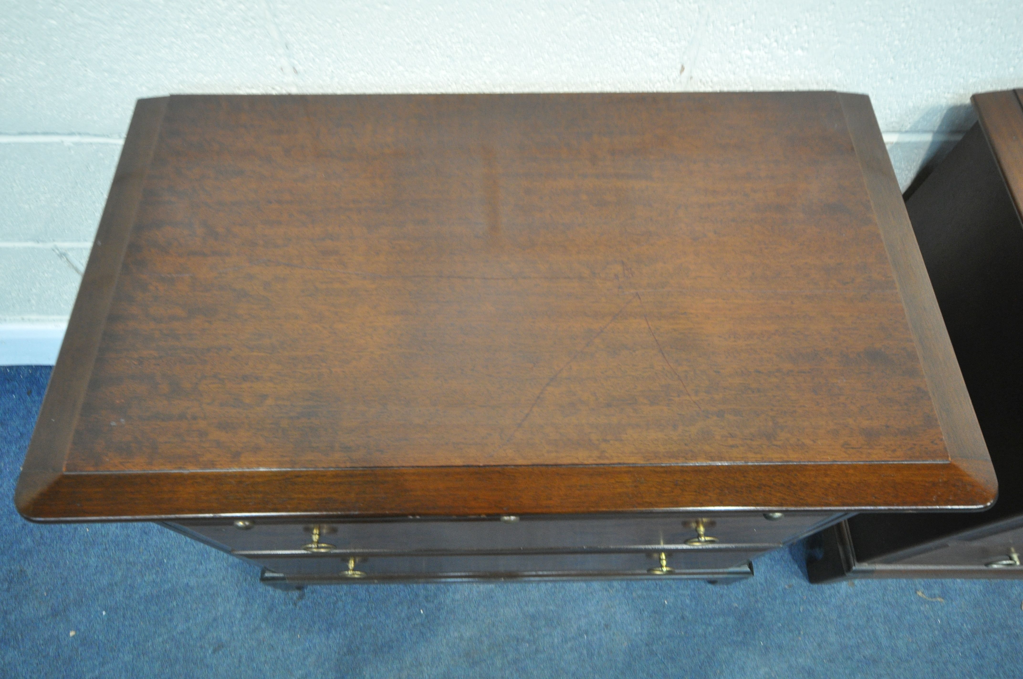 TWO STAG MINSTREL MAHOGANY LOW CHEST OF THREE SHORT OVER TWO LONG DRAWERS, width 82cm x depth 47cm x - Image 3 of 4