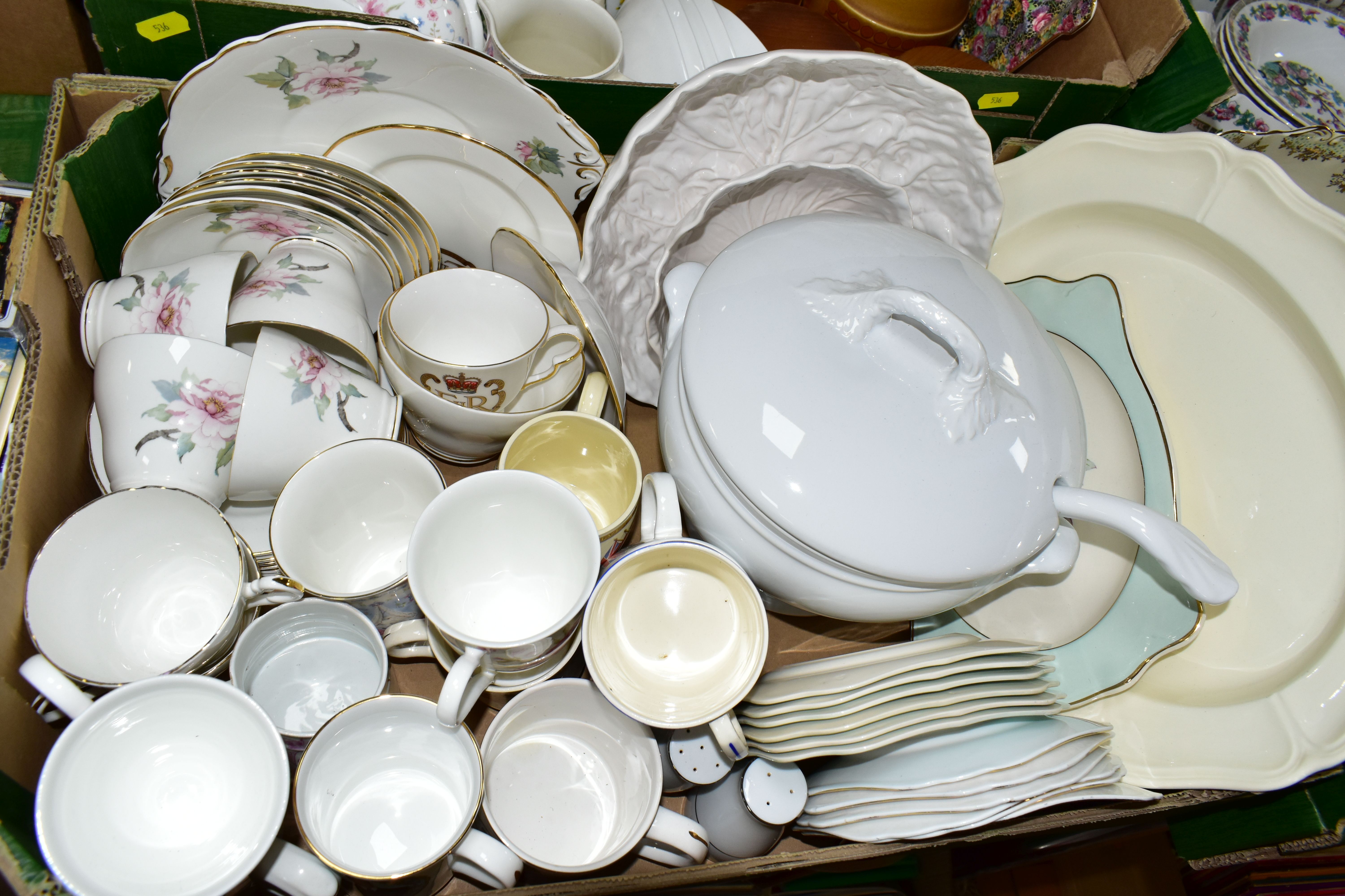 SIX BOXES OF ASSORTED TEA AND DINNER WARES ETC, to include Mayfair China 'Indian Tree' part dinner - Image 6 of 7