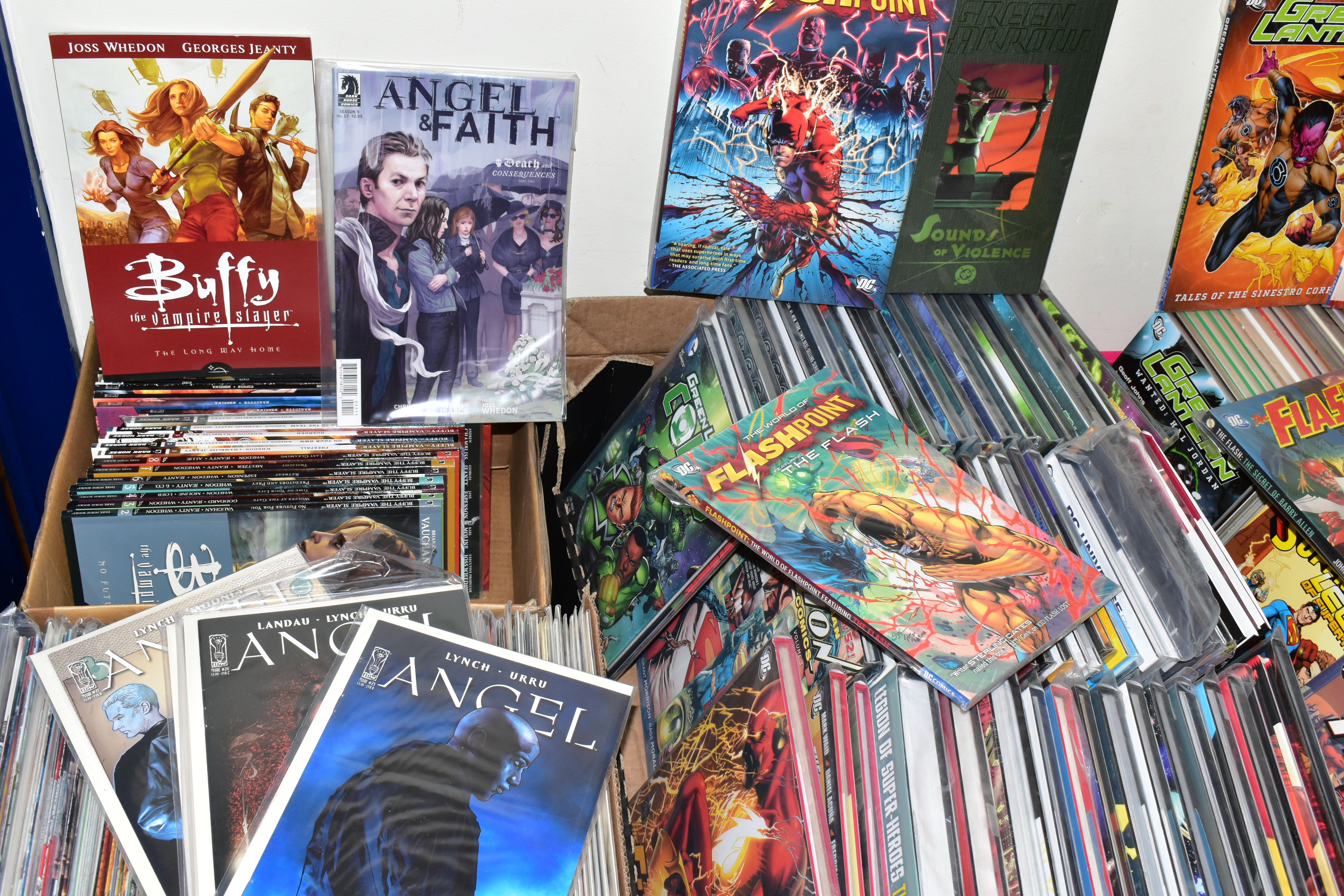 OVER 450 COMICS, Comics are mostly DC and include Batman, Superman, Flash, Green Lantern, Green - Image 2 of 6