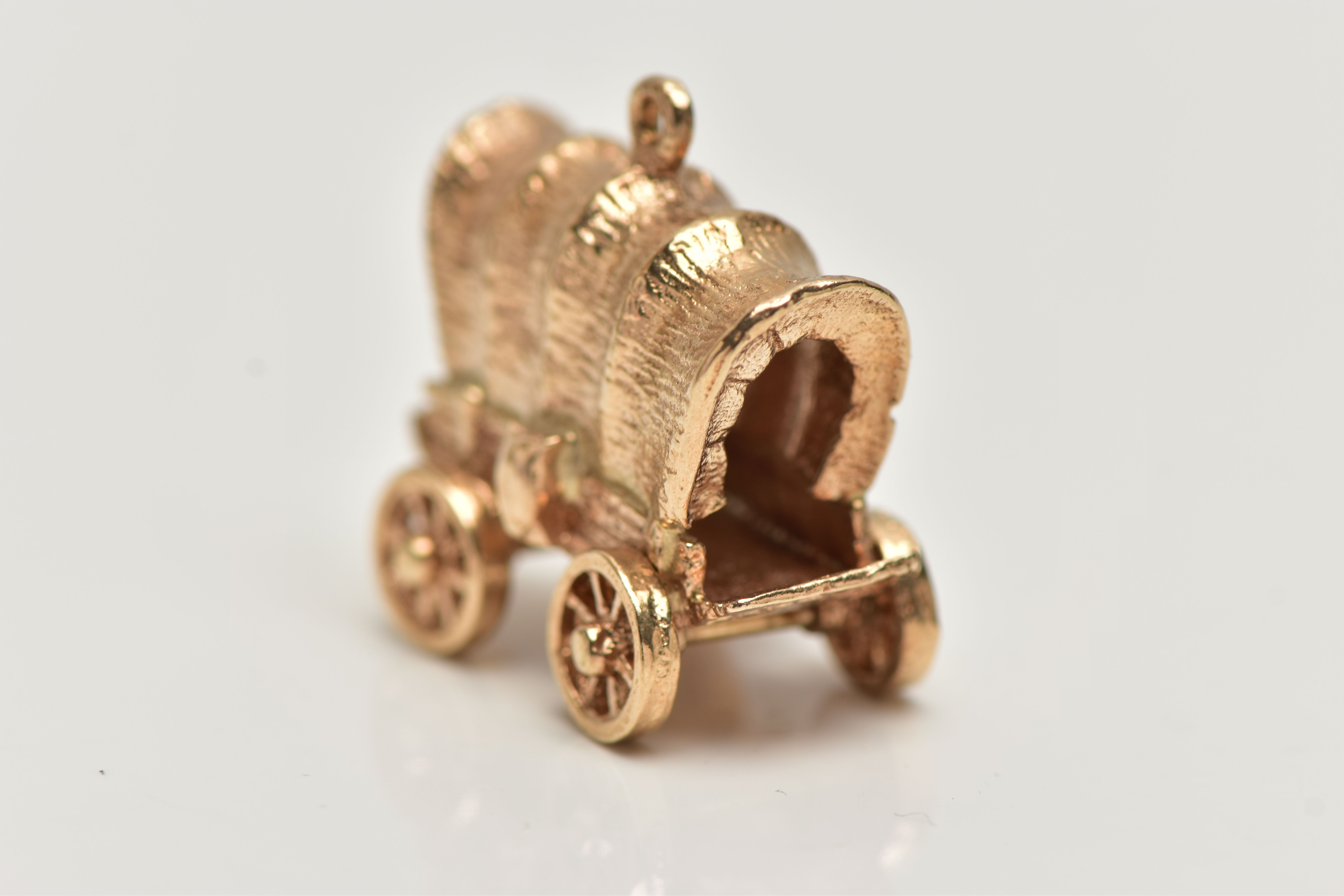 A 9CT GOLD CHARM, yellow gold charm of a wagon with moving wheels, hallmarked 9ct London, - Image 3 of 3