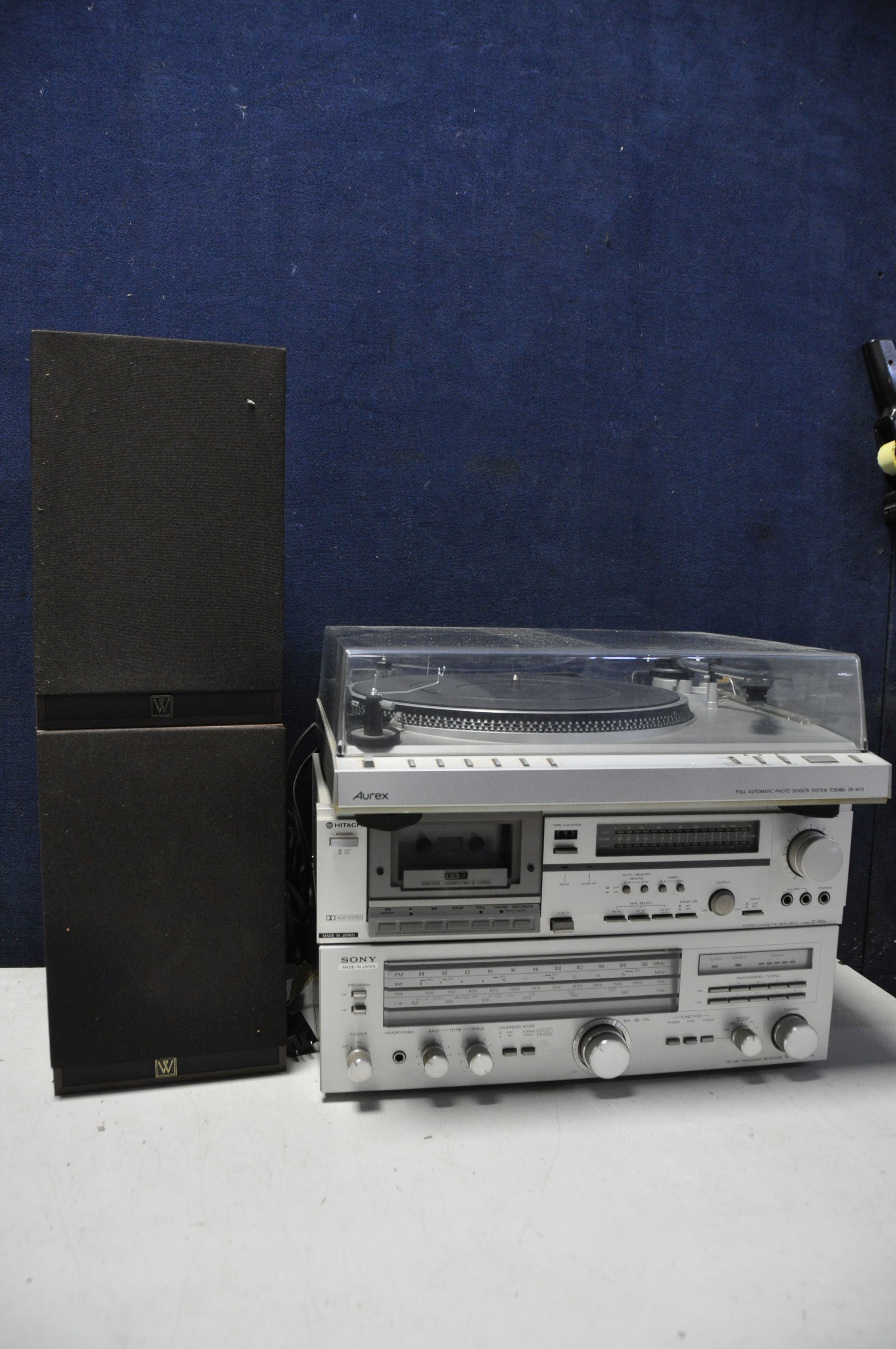 A SELECTION OF AUDIO EQUIPMENT to include a Sony STR-333L FM/am program receiver, Hitachi D85s - Image 3 of 4