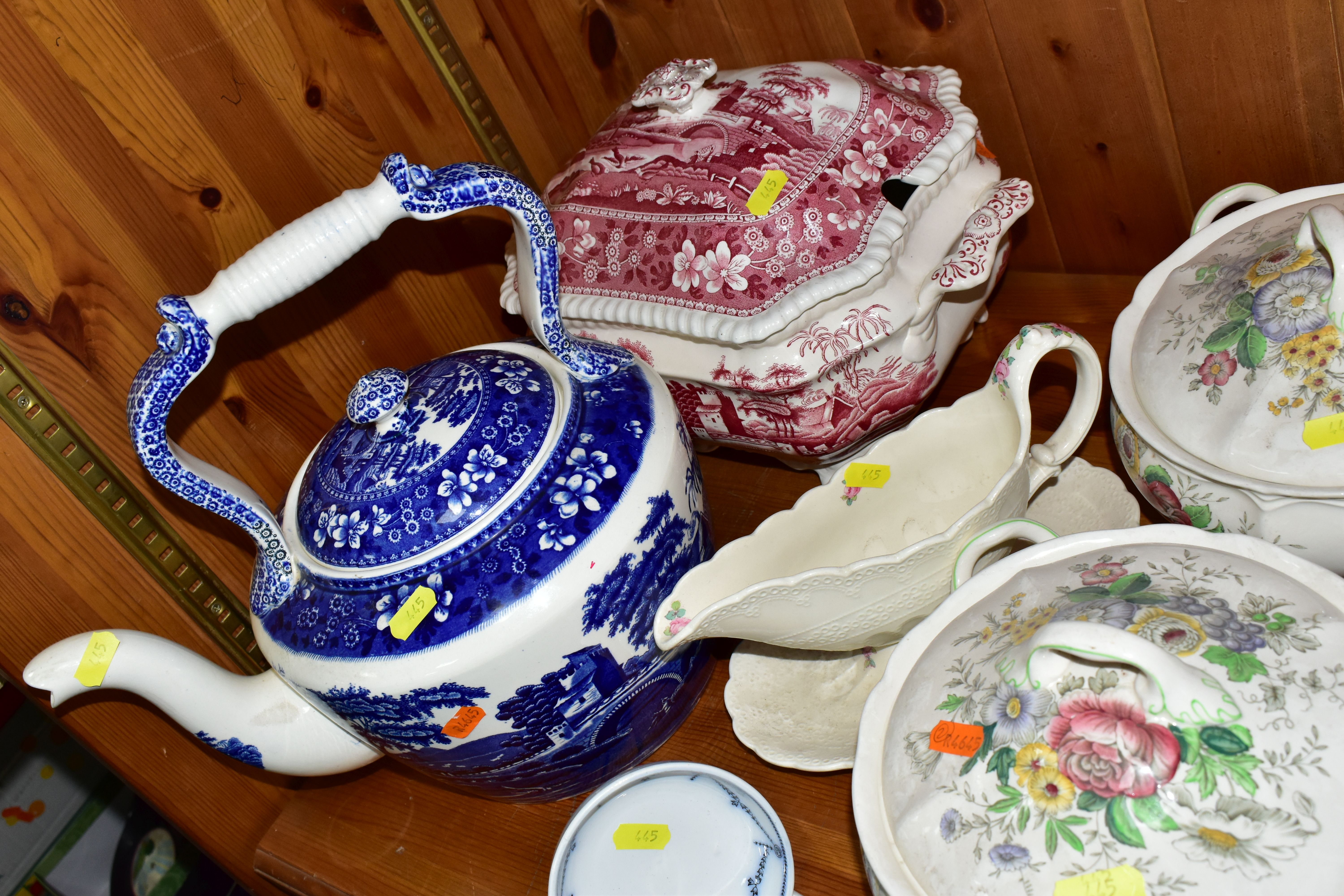 A ROYAL DOULTON 'MALVERN' PATTERN D6197 DINNER SET, comprising three covered tureens, two sauce - Image 8 of 8