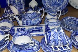 THIRTY NINE PIECES OF SPODE ITALIAN TEA AND DINNER WARES, to include a teapot, a cream jug, a