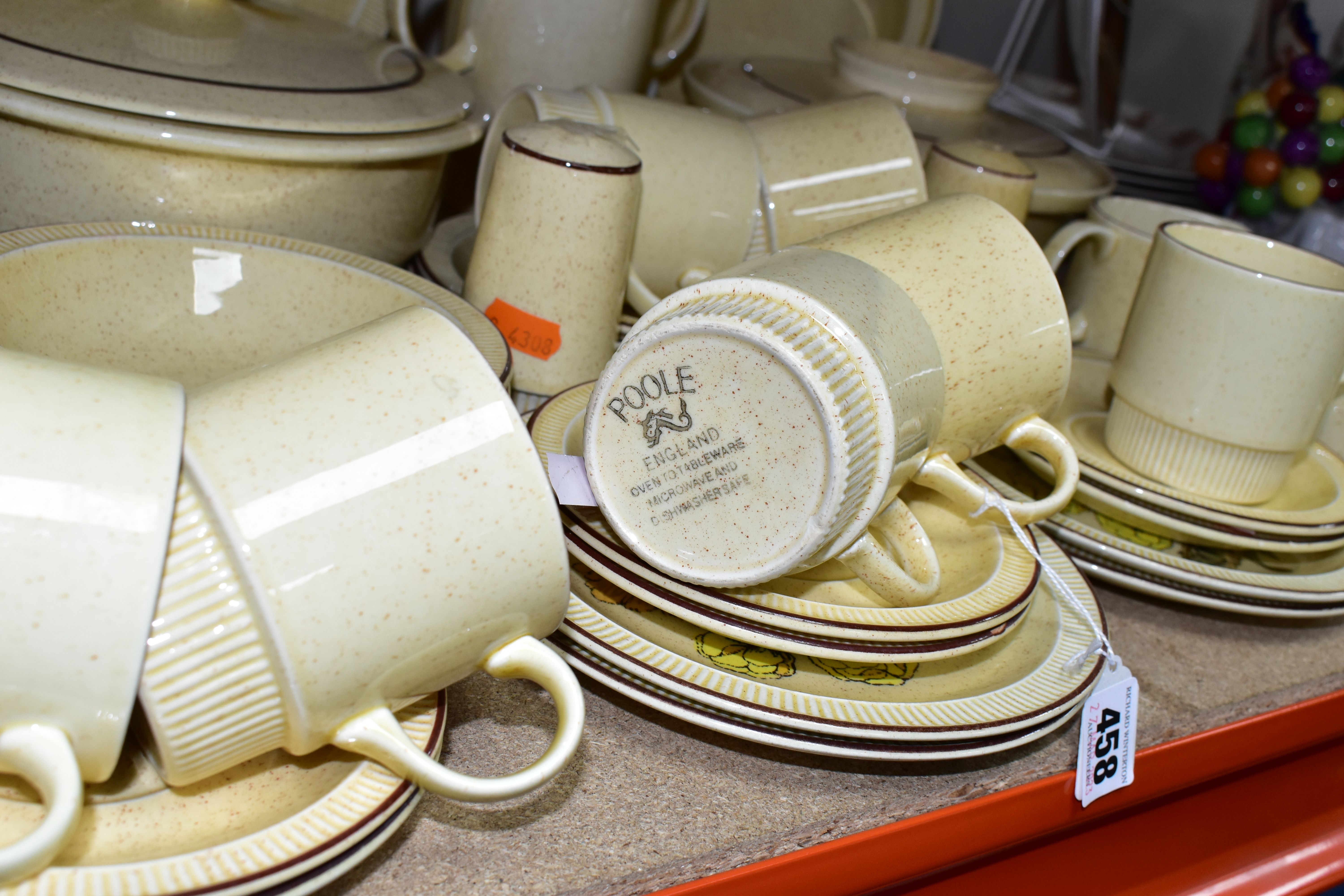 A POOLE POTTERY BROADSTONE COMPACT SHAPE DINNER SET, comprising one sugar bowl, two egg cups, salt - Image 5 of 5