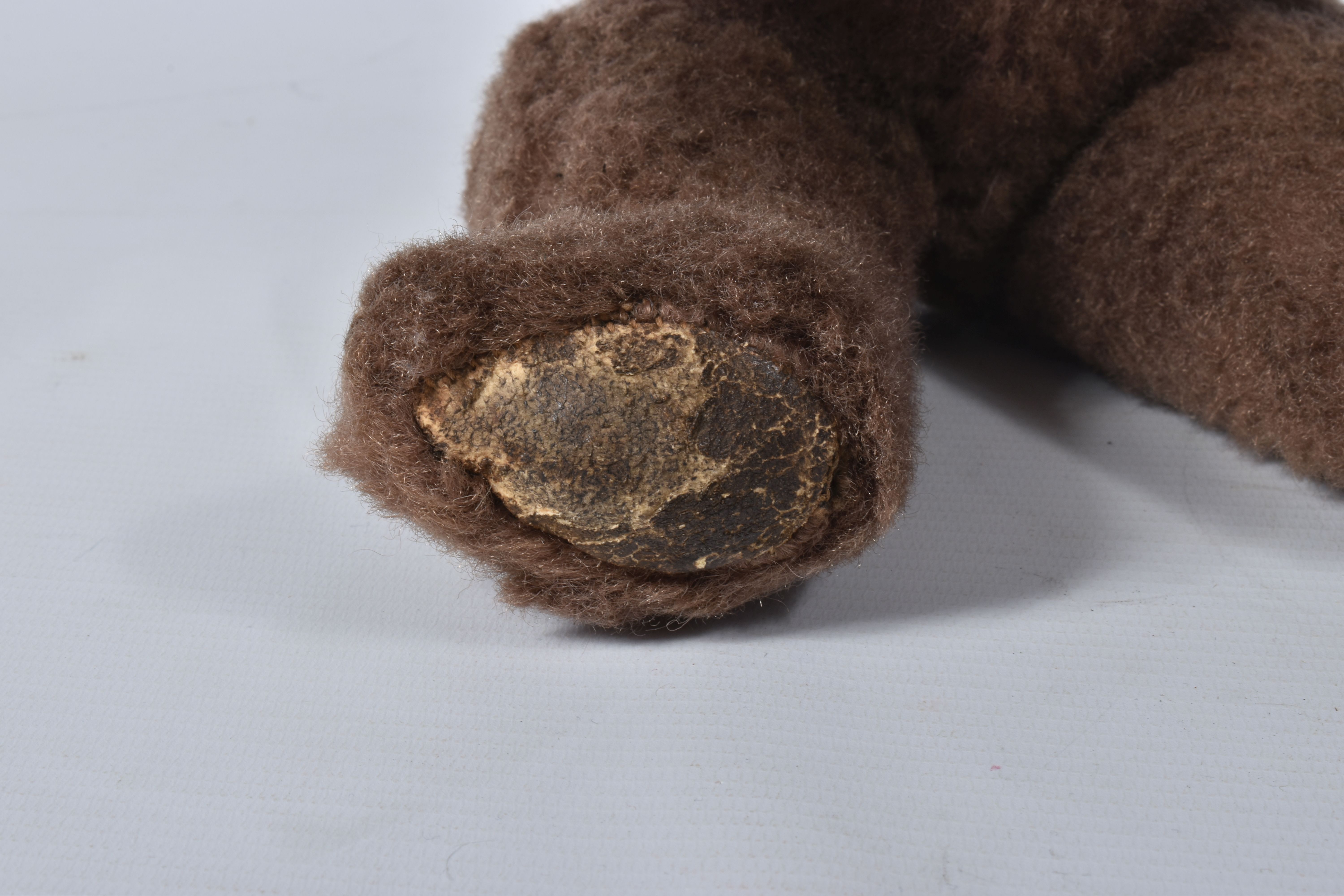 A BROWN WOOL TEDDY BEAR, c. 1950's possibly British or Australian, amber and black glass eyes, - Image 12 of 22