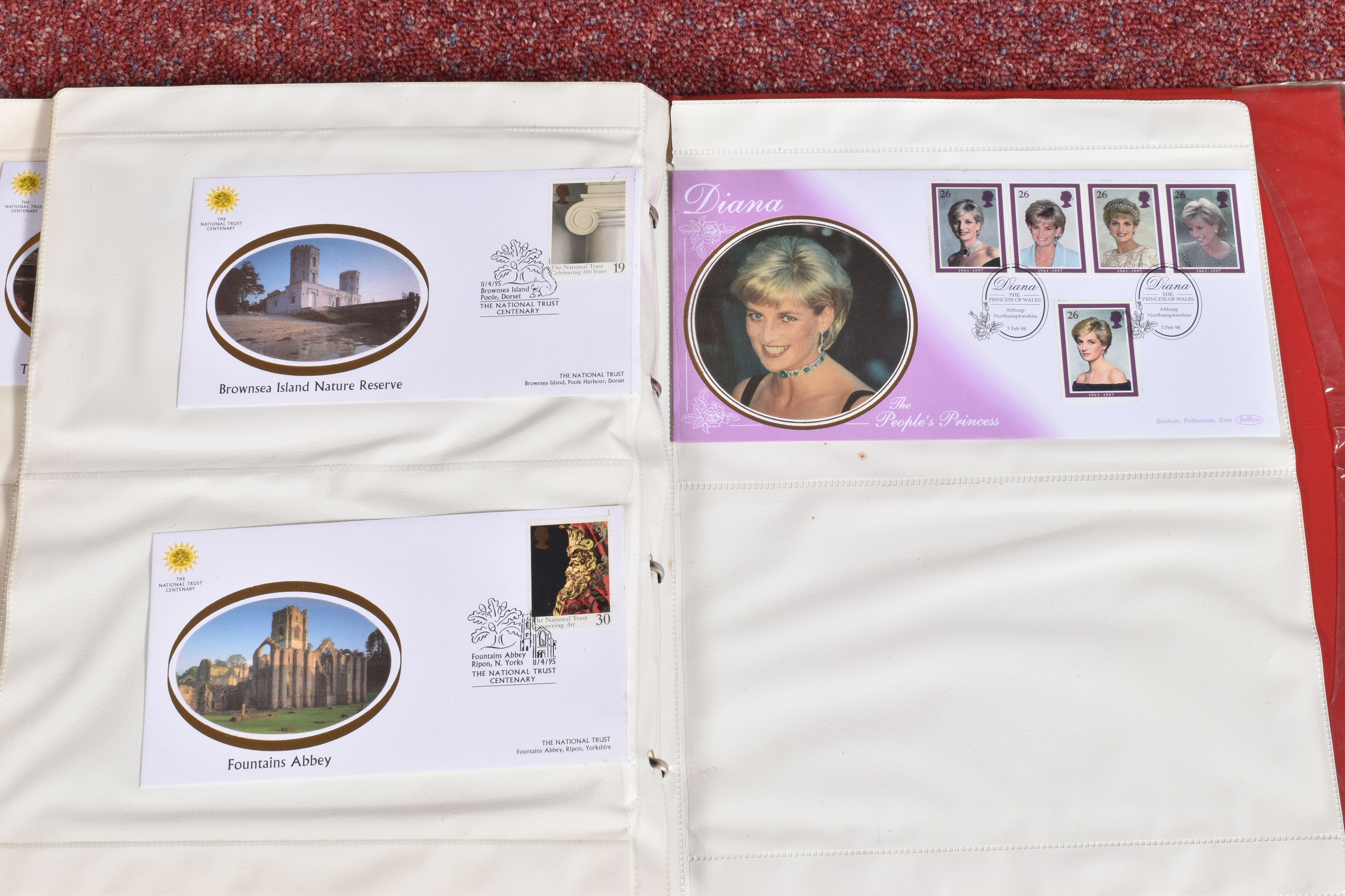 GB COLLECTION OF FIRST DAY COVERS AND PRESENTATION PACKS TOGETHER WITH A FEW BOOKLETS - Image 3 of 9