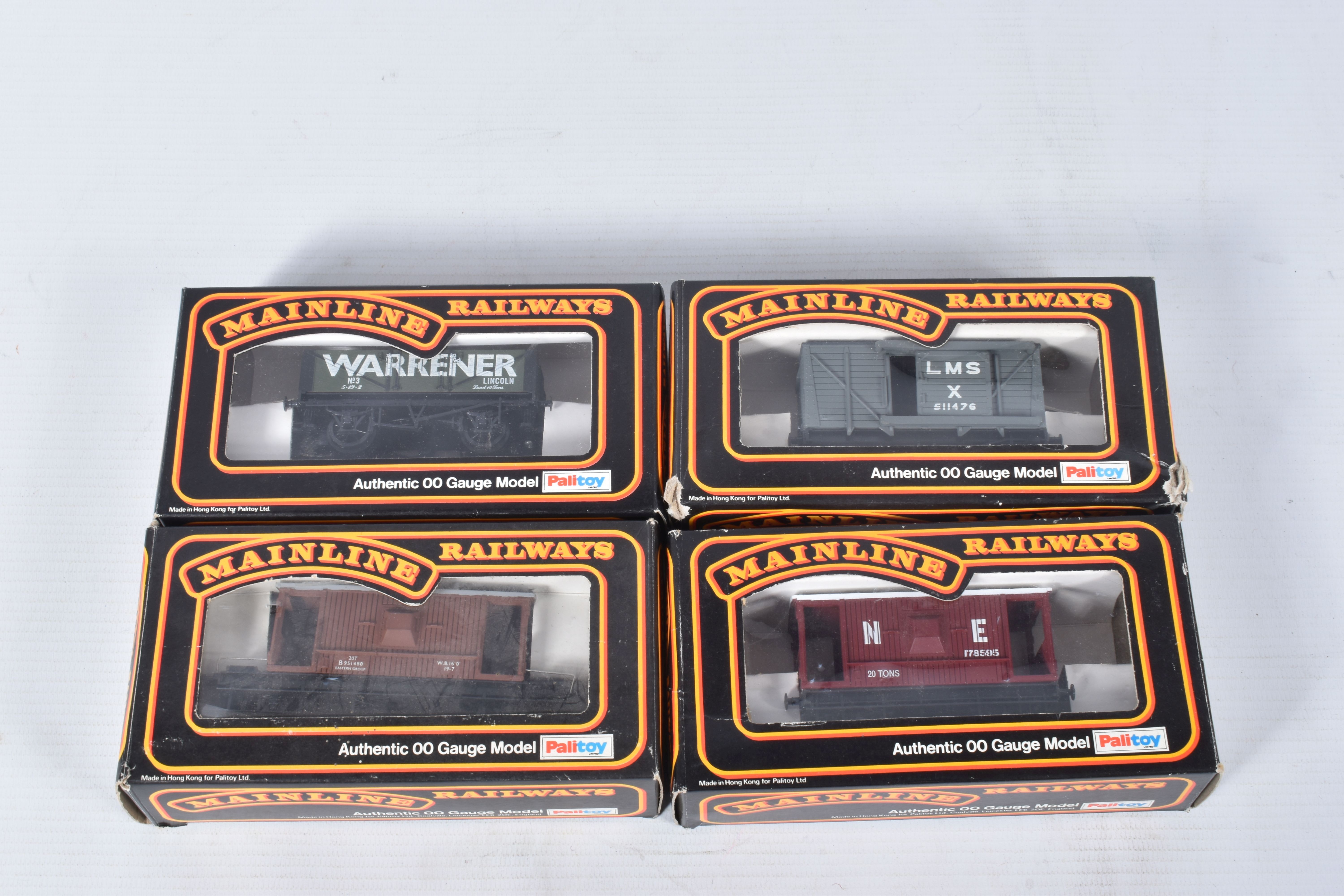 A QUANTITY OF BOXED AND UNBOXED MAINLINE RAILWAYS AND AIRFIX GMR OO GAUGE FREIGHT ROLLING STOCK, - Image 4 of 12