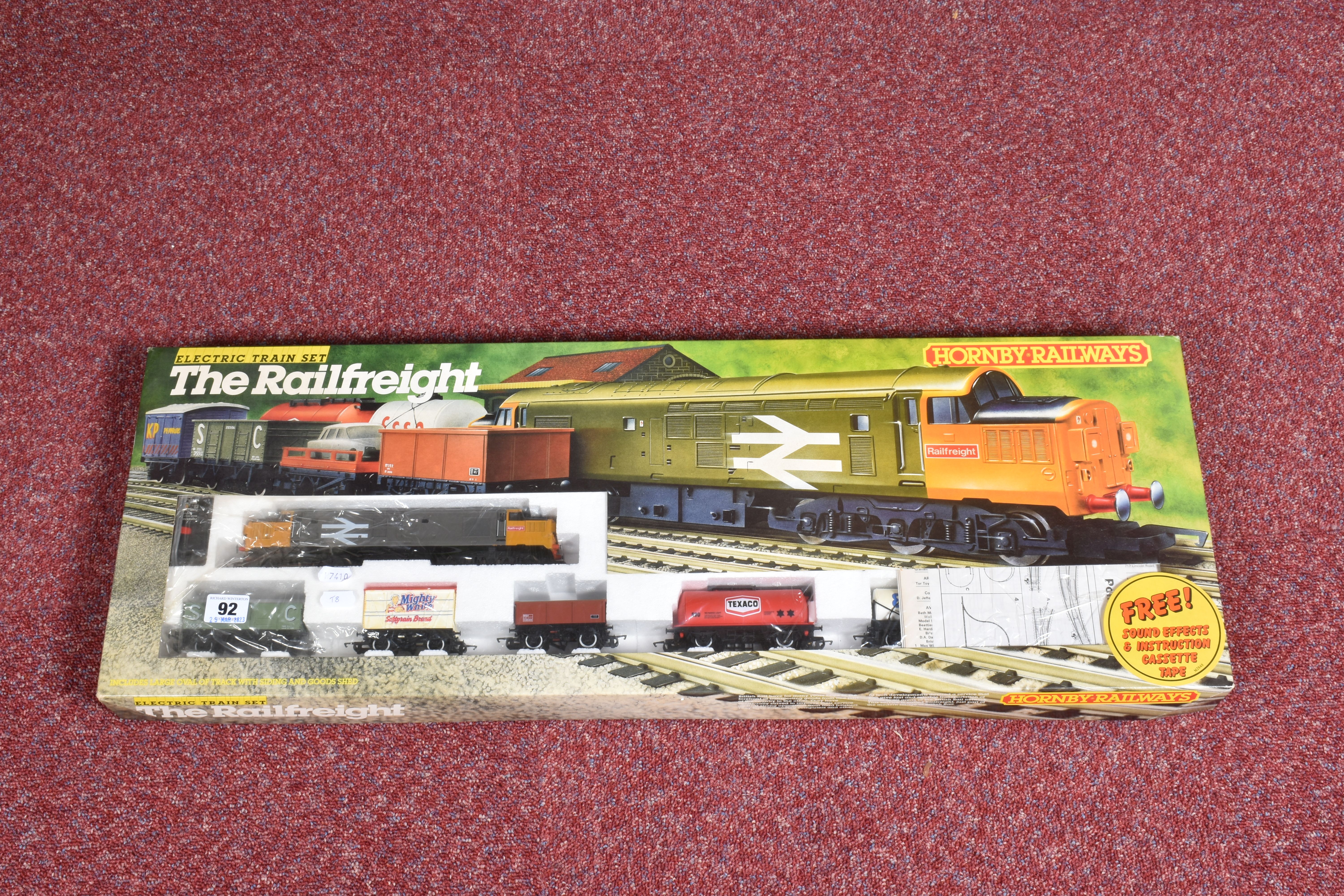 A BOXED HORNBY OO GAUGE THE RAILFREIGHT TRAIN SET, No.R726, comprising class 37 locomotive No.37 - Image 2 of 5