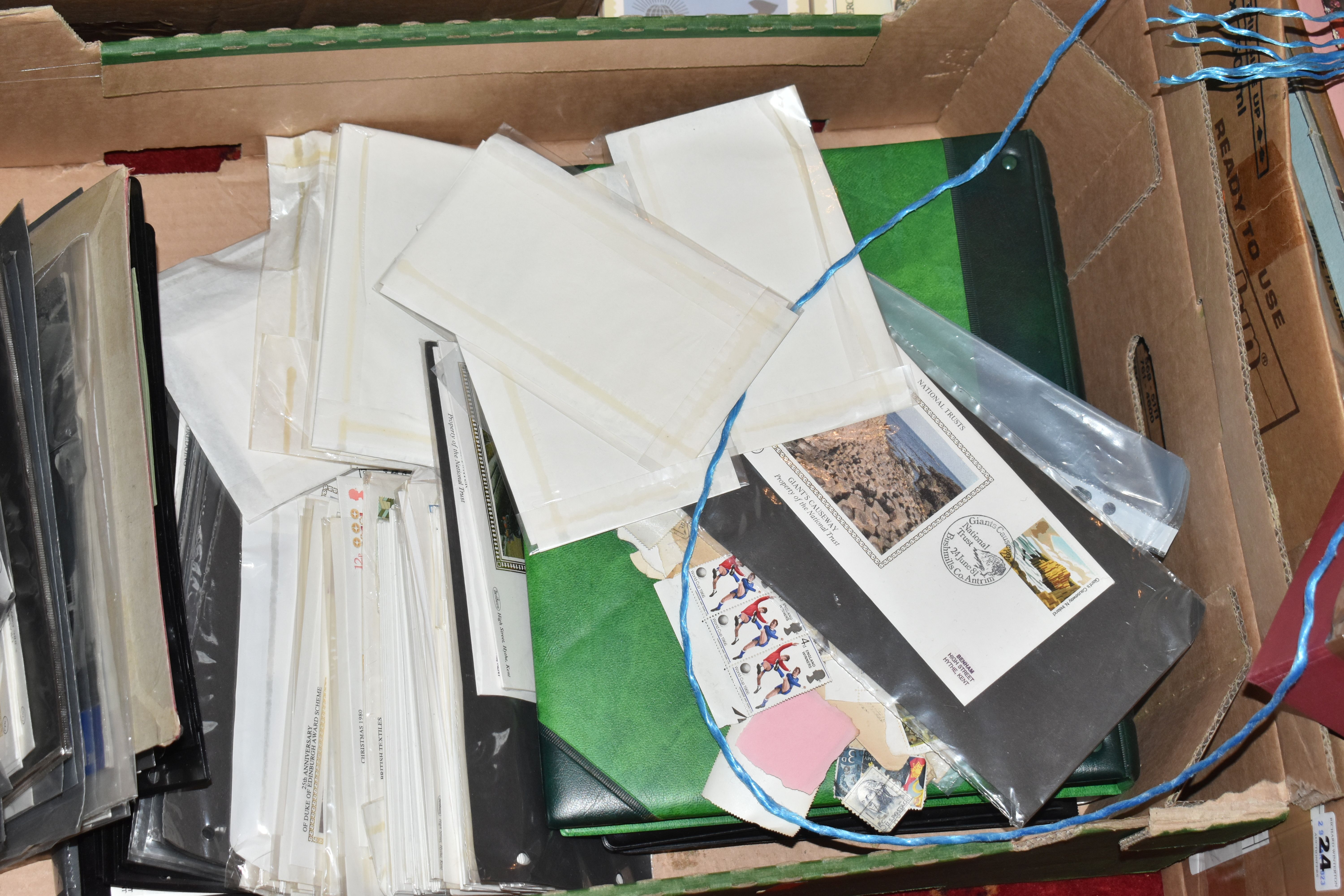 MASSIVE ACCUMULATION OF STAMPS IN EIGHT BOXES, comprises single country collections, duplicates in - Image 22 of 22