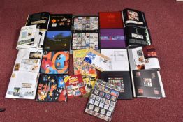 COLLECTION OF MAINLY GB STAMPS INC YEAR BOOKS FOR 1992-99 INC