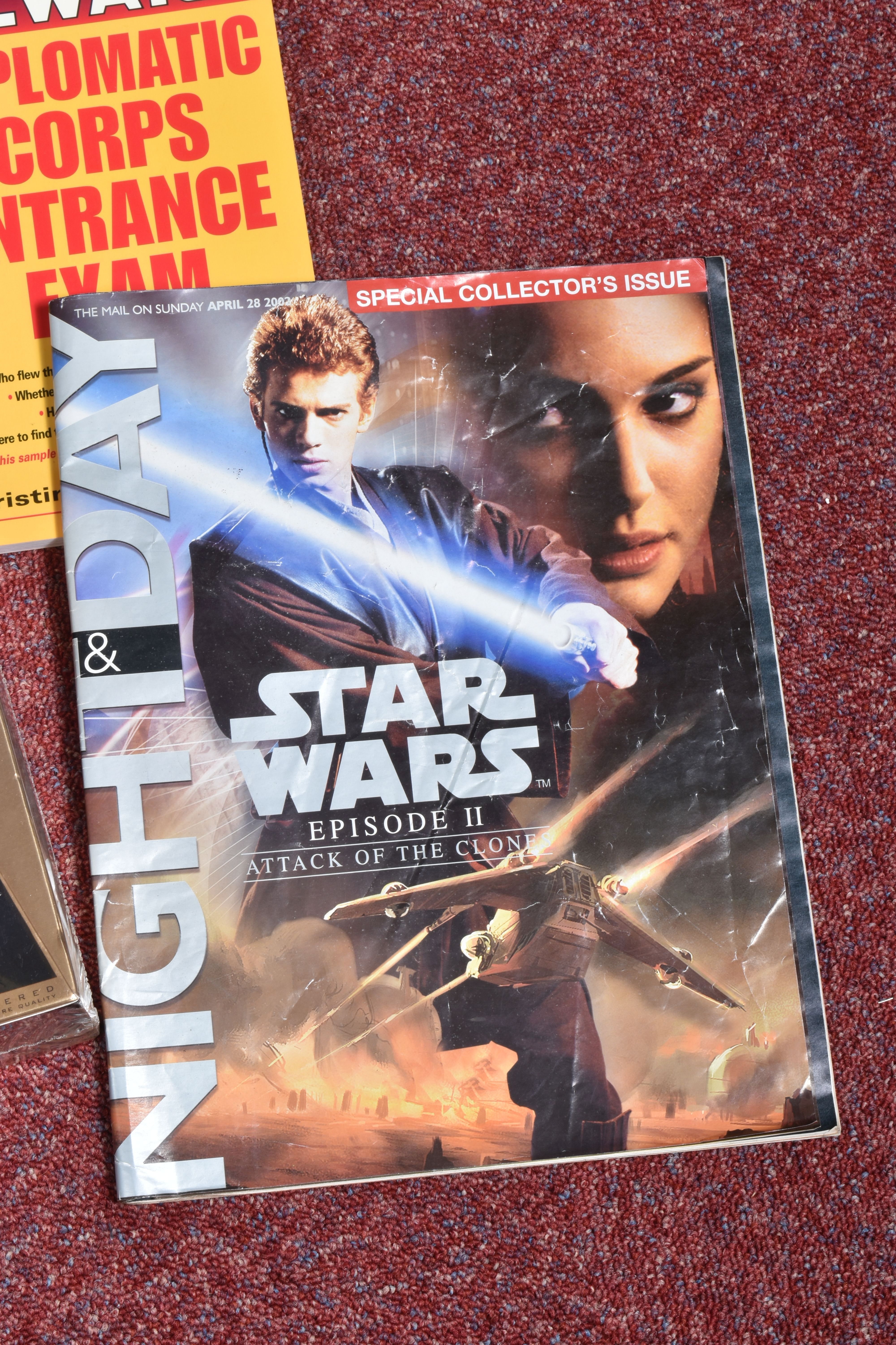 A COLLECTION OF STAR WARS COLLECTABLES, VHS, FIGURES AND GAMES, to include a sealed Star wars - Image 4 of 9