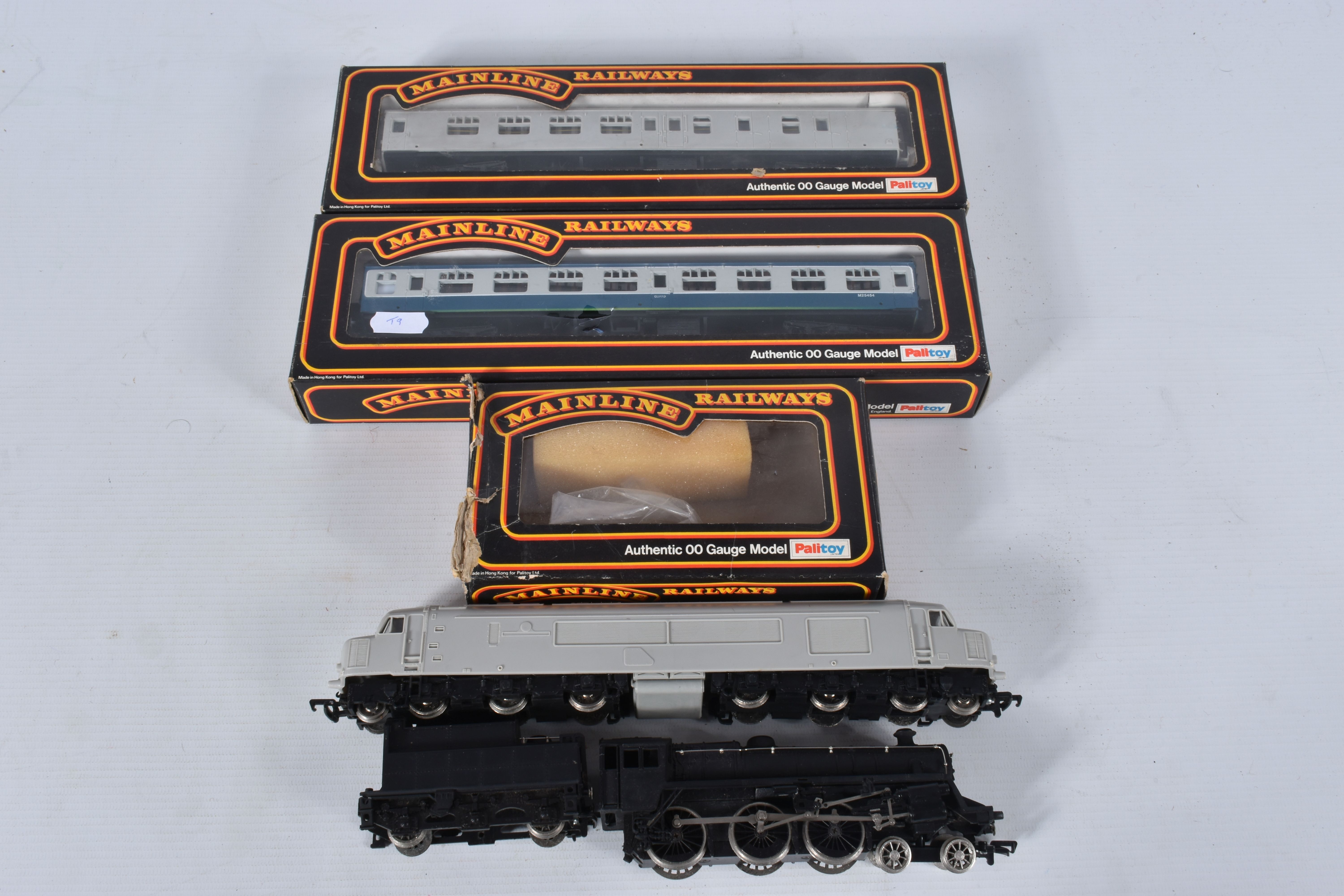 AN UNBOXED MAINLINE OO GAUGE CLASS 45 PEAK LOCOMOTIVE WITH UNPAINTED GREY PLASTIC BODY, possibly one