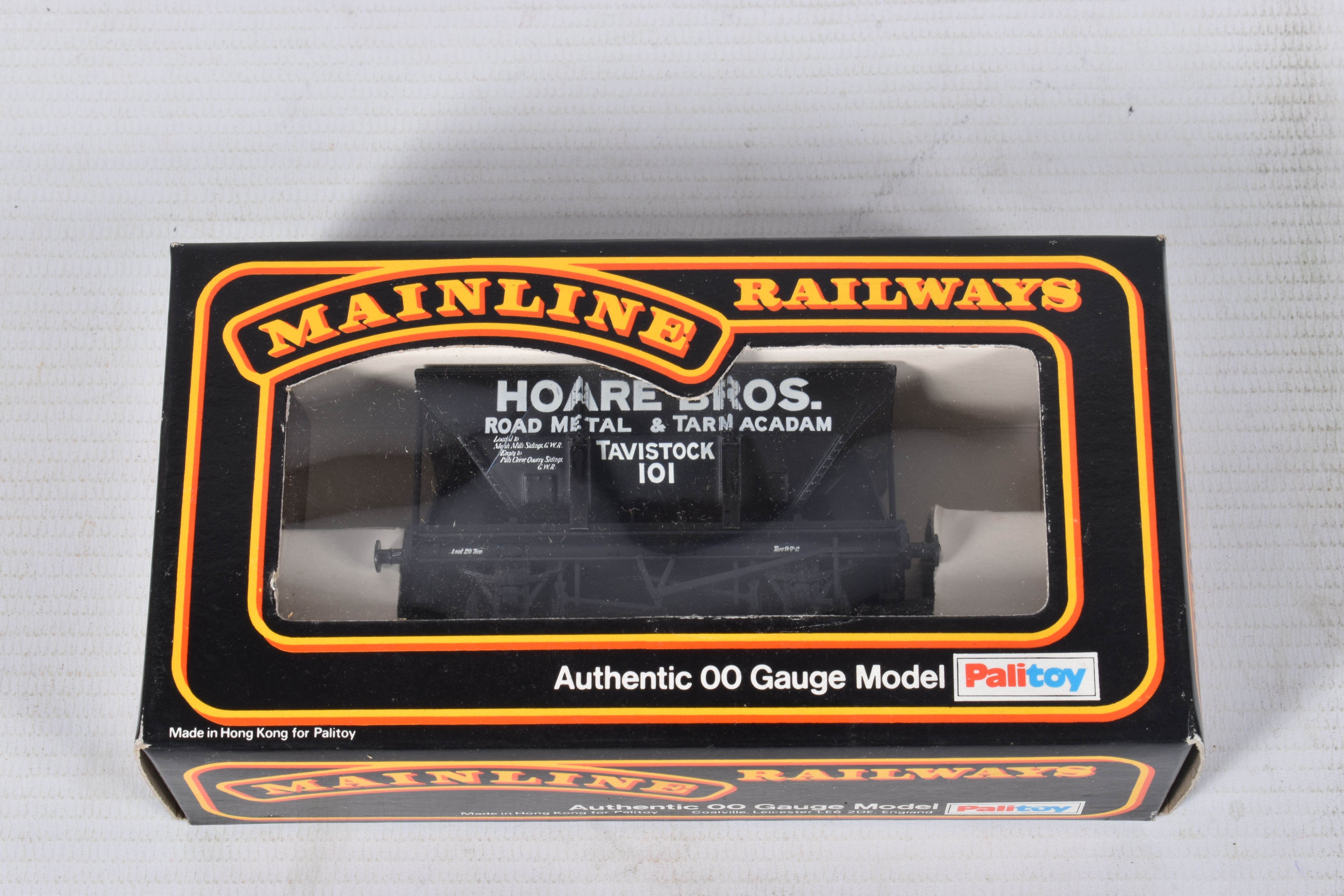 A QUANTITY OF BOXED AND UNBOXED MAINLINE RAILWAYS AND AIRFIX GMR OO GAUGE FREIGHT ROLLING STOCK, - Image 12 of 12