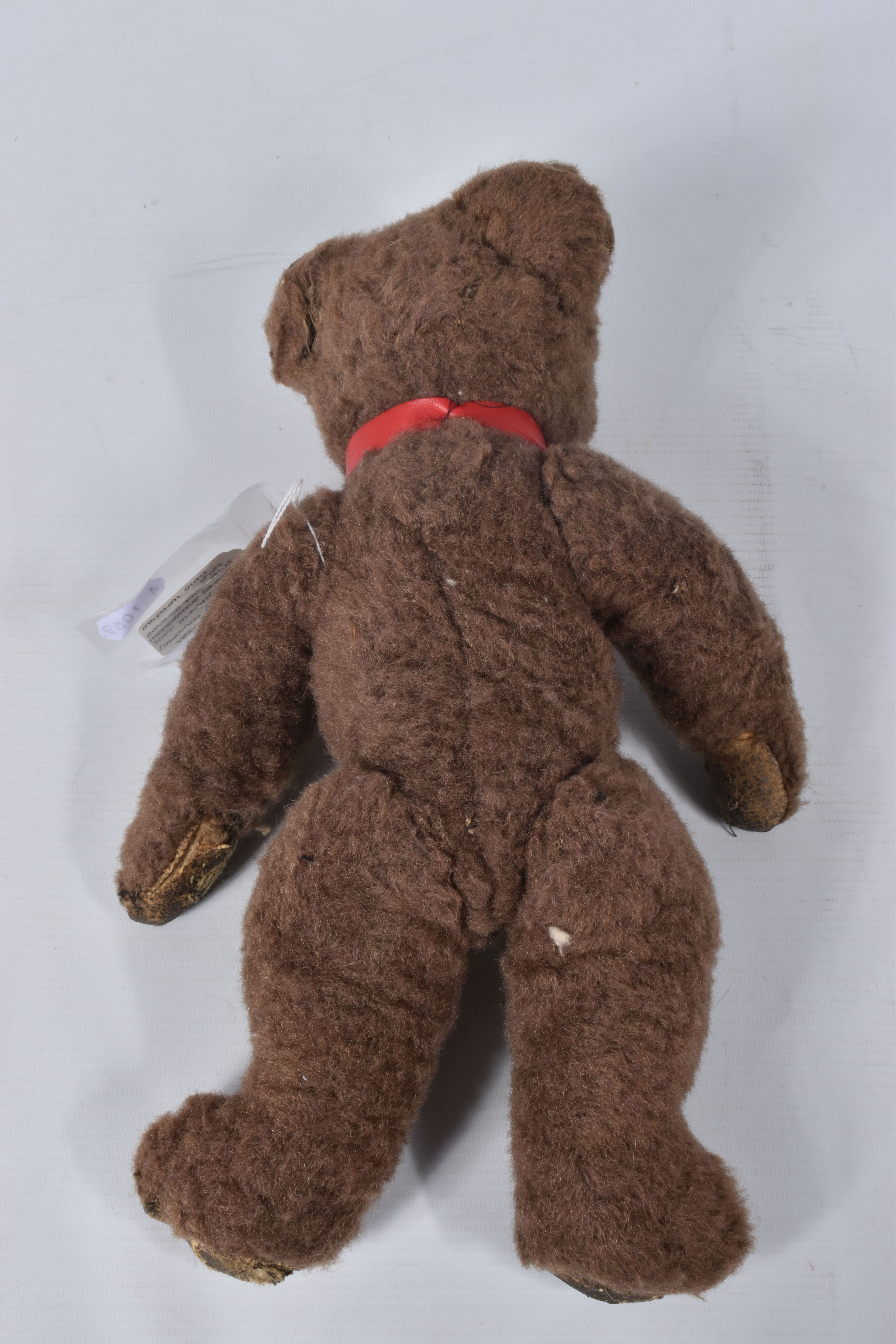 A BROWN WOOL TEDDY BEAR, c. 1950's possibly British or Australian, amber and black glass eyes, - Image 17 of 22