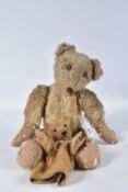 A GERMAN BLONDE MOHAIR TEDDY BEAR, c.1914 - 1920, original glued amber and black glass eyes (both