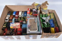 A QUANTITY OF BOXED AND UNBOXED DIECAST VEHICLES, boxed models include Dinky Toys Triumph TR7
