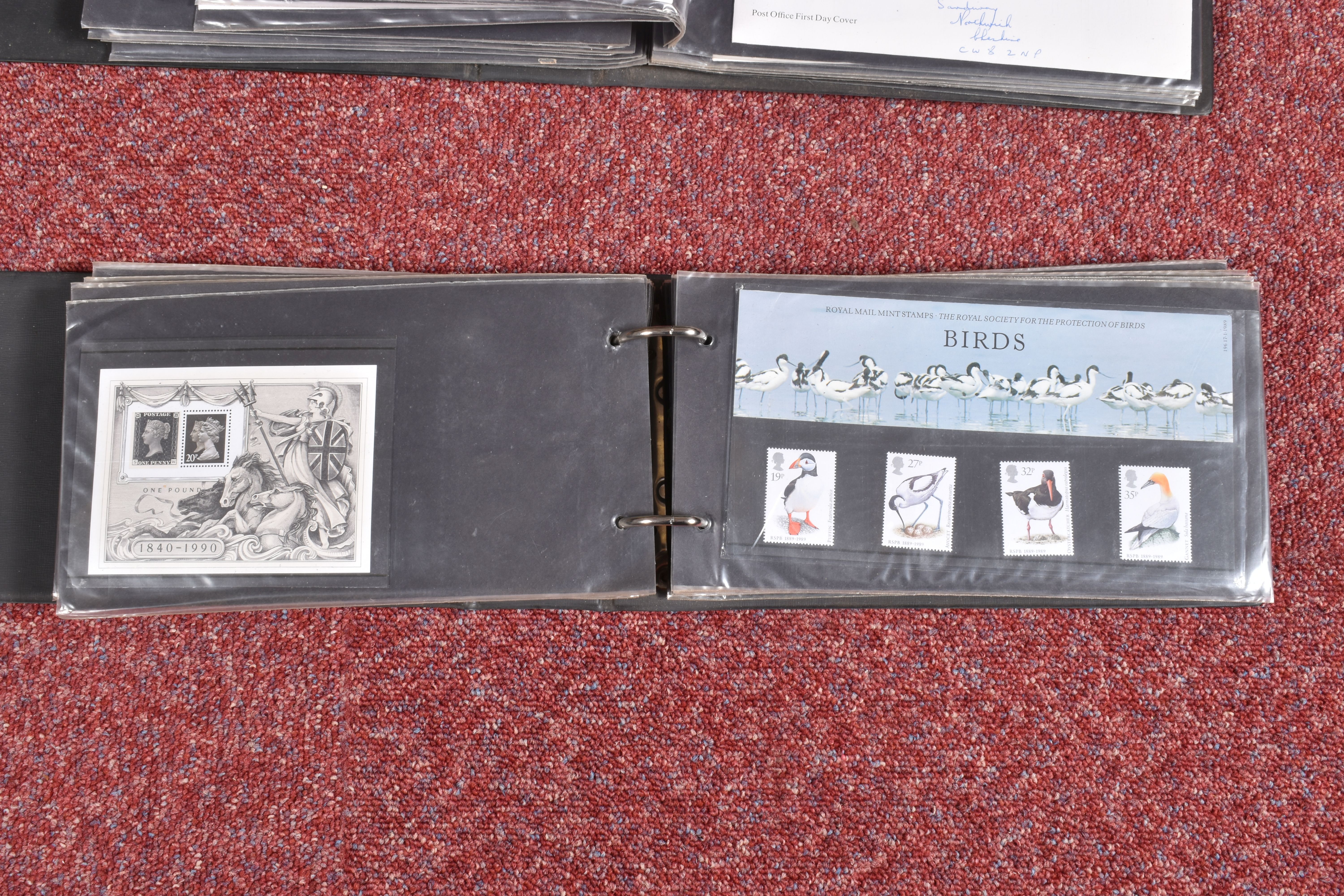 GB COLLECTION OF FIRST DAY COVERS AND PRESENTATION PACKS TOGETHER WITH A FEW BOOKLETS - Image 7 of 9