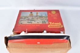 A BOXED TRIANG RAILWAYS OO GAUGE PASSENGER TRAIN SET, No.RO, comprising Princess class locomotive