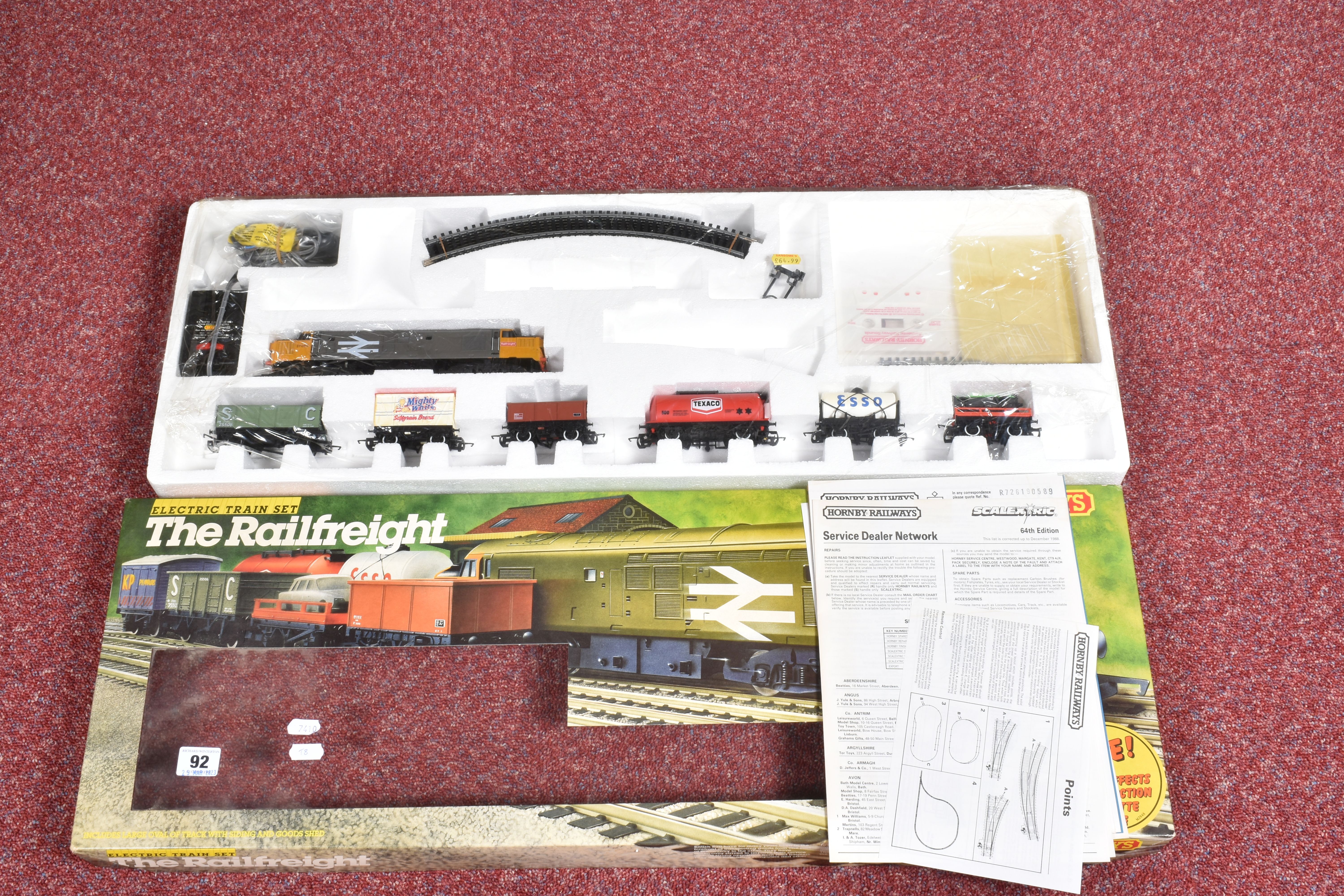 A BOXED HORNBY OO GAUGE THE RAILFREIGHT TRAIN SET, No.R726, comprising class 37 locomotive No.37 - Image 3 of 5
