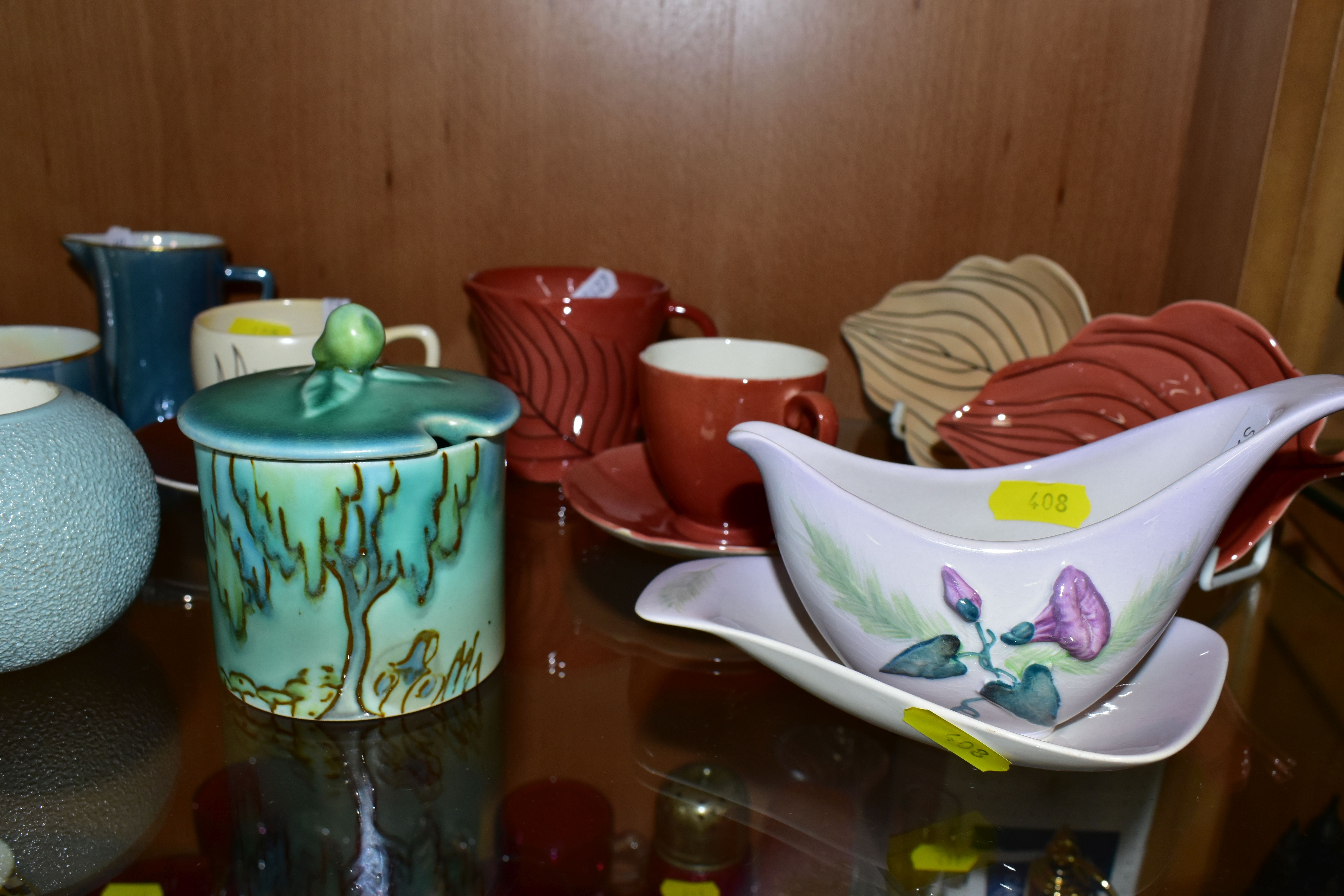 A COLLECTION OF MID-CENTURY CARLTON WARE CERAMICS, comprising a Carlton Ware match holder and - Image 7 of 7