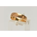 A POLISHED 18CT GOLD BAND RING, band width approximately 4.7mm, hallmarked 18ct Birmingham, ring