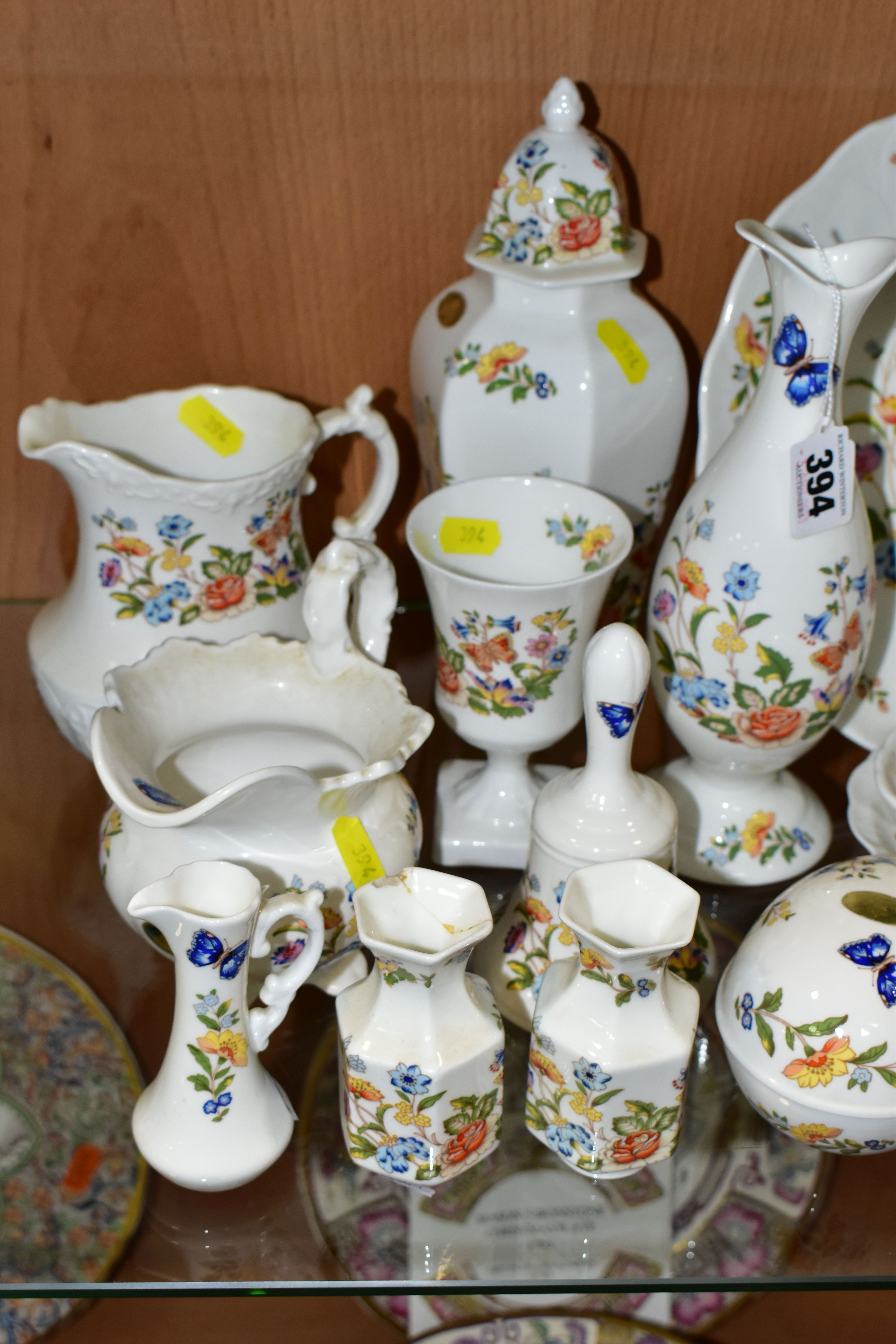 A QUANTITY OF AYNSLEY 'COTTAGE GARDEN' PATTERN GIFTWARE, comprising a table lamp, three pin - Image 5 of 6