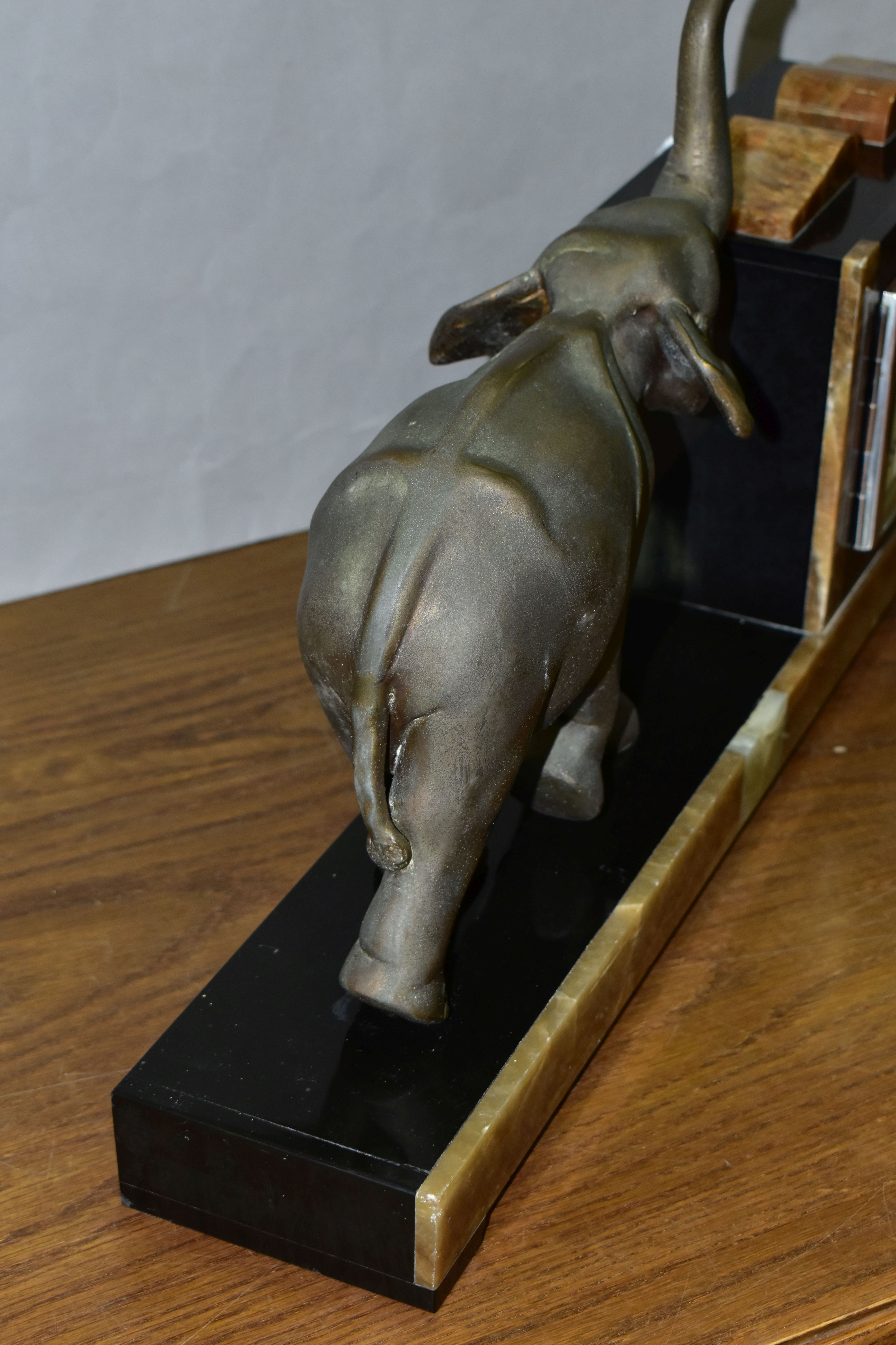 A FRENCH ART DECO MARBLE MANTEL CLOCK, Olivaux Renn, with key and pendulum and figure of an elephant - Image 4 of 8