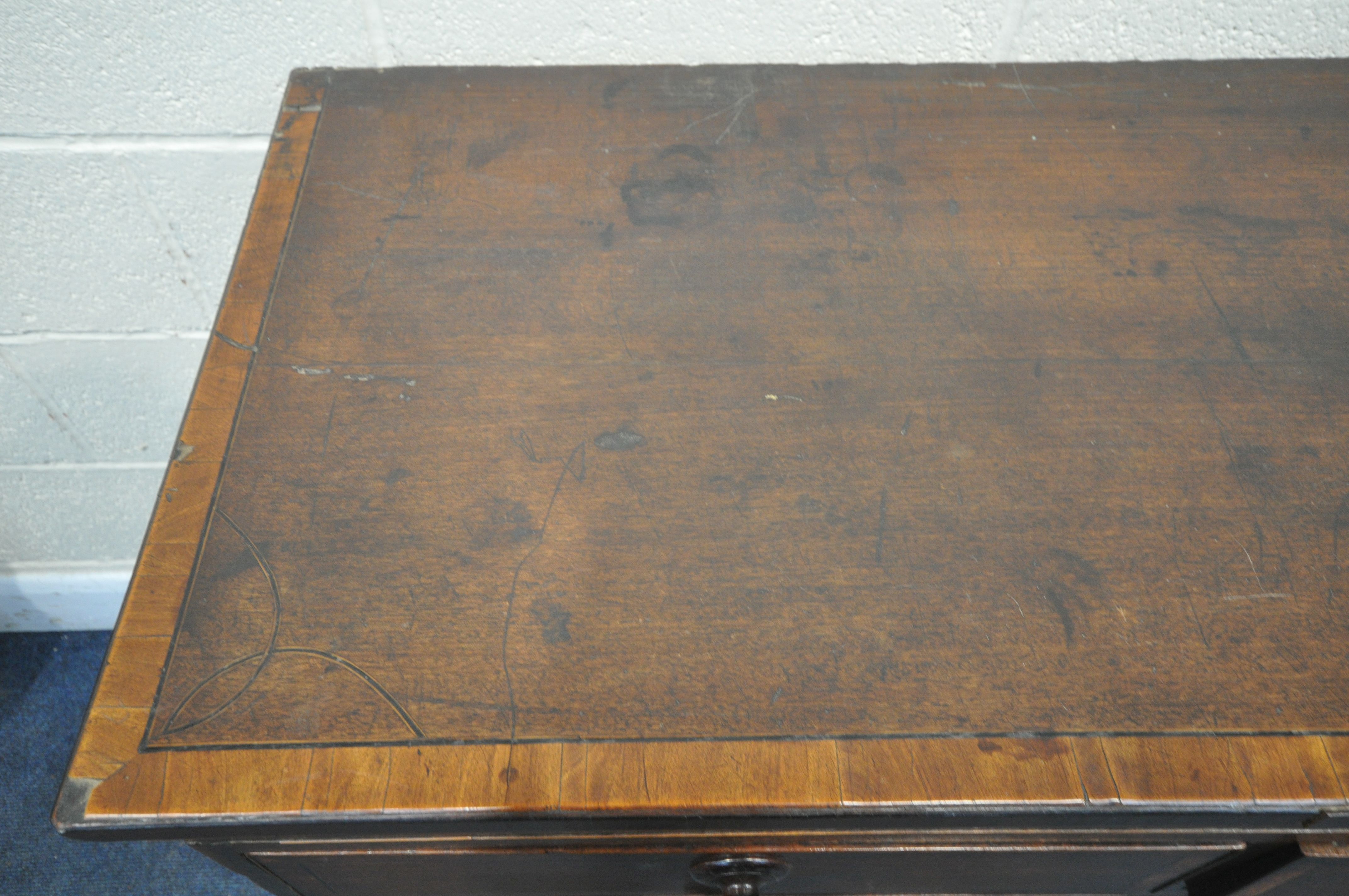 A GEORGIAN MAHOGANY AND CROSSBANDED CHEST OF TWO SHORT OVER THREE LONG DRAWERS, with turned handles, - Image 4 of 4