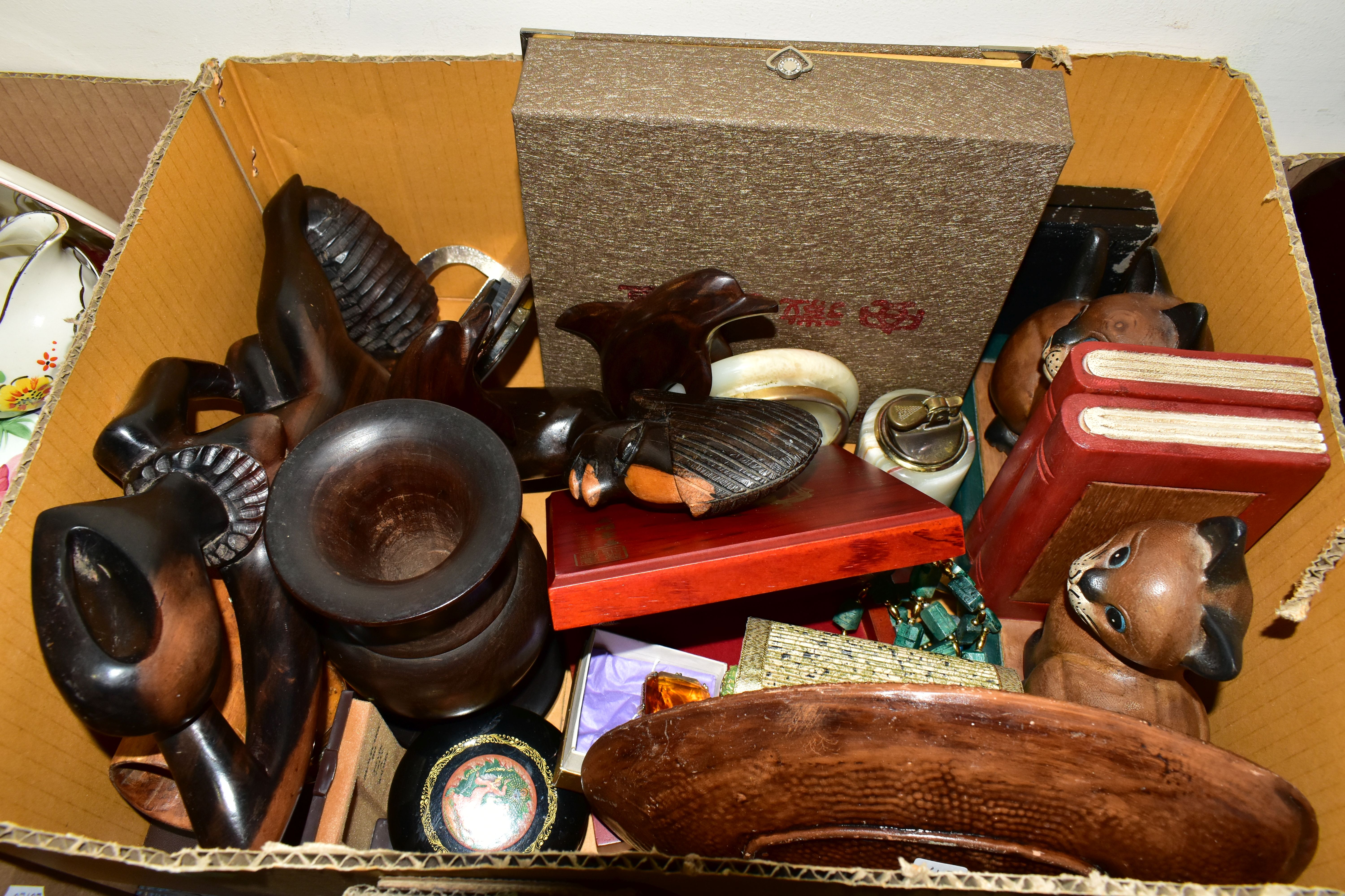 EIGHT BOXES OF CERAMICS, GLASSWARE, TREEN, ETC, including animal and figural ornaments, pressed - Image 8 of 9