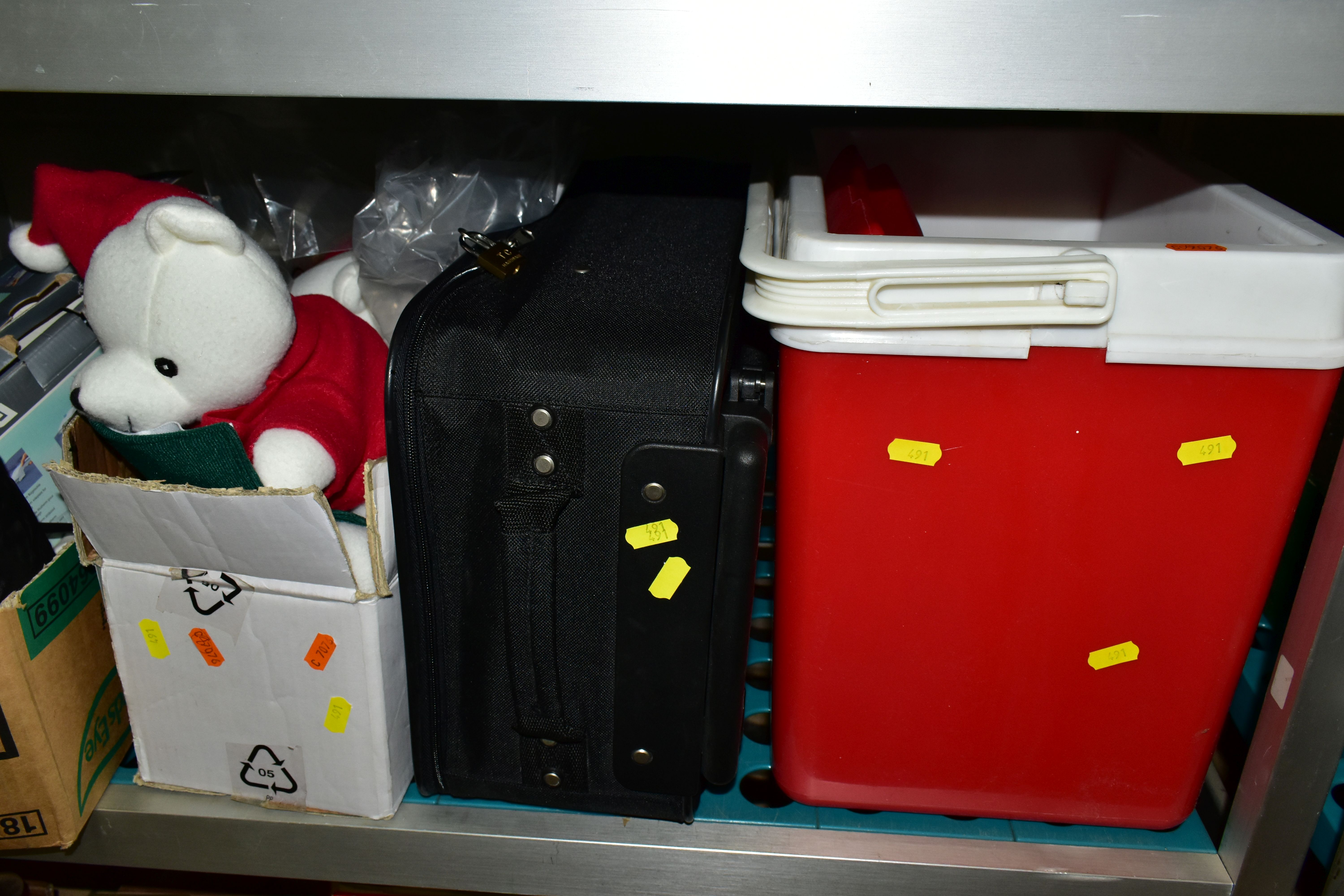 FOUR BOXES OF SILVERPLATE TOGETHER WITH ASSORTED SUNDRIES, to include serving trays, rose bowls, - Image 4 of 5