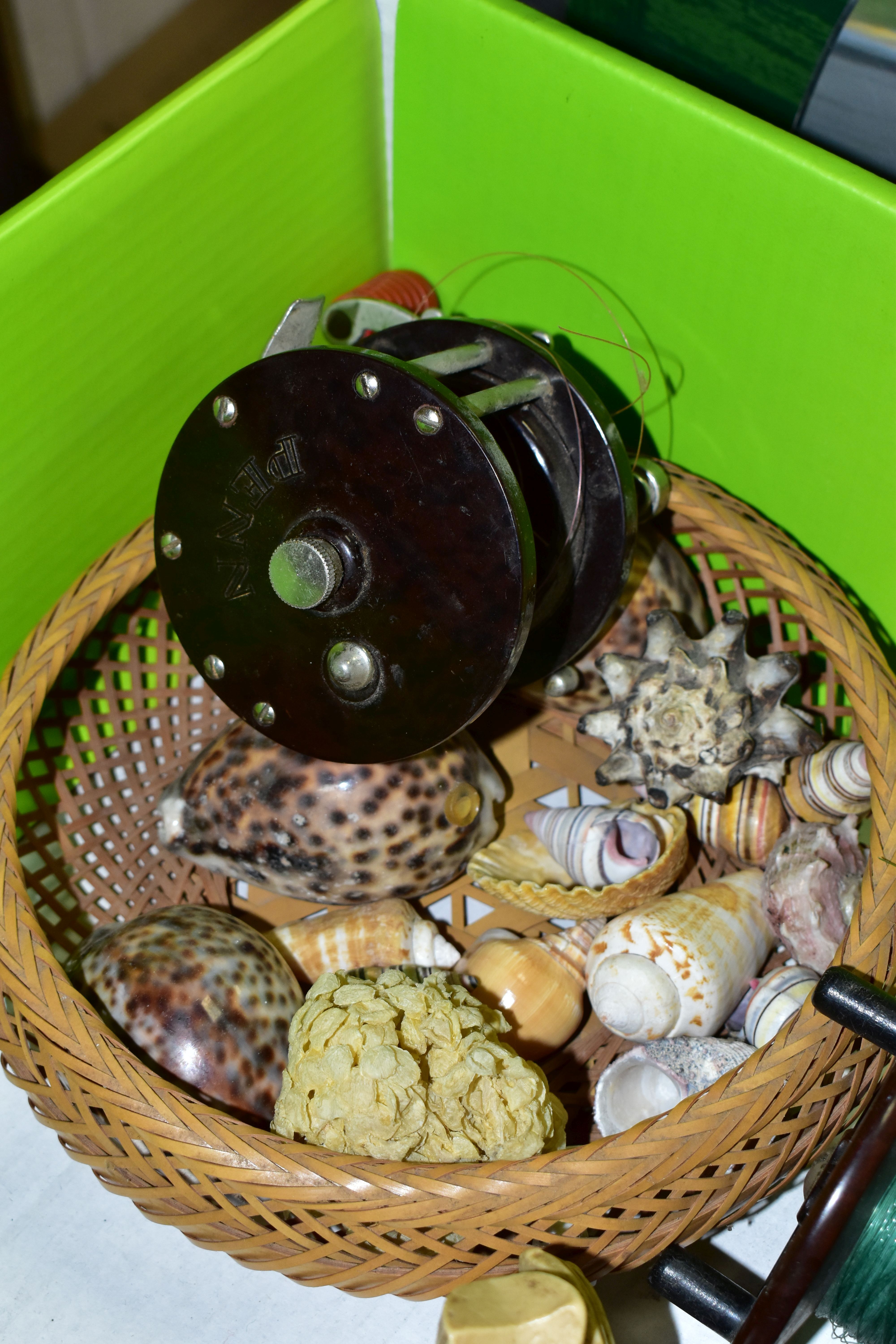 THREE BOXES OF VINTAGE FISHING REELS, SEA SHELL, CHESS SET AND SUNDRIES, to include a Bakelite - Image 10 of 14