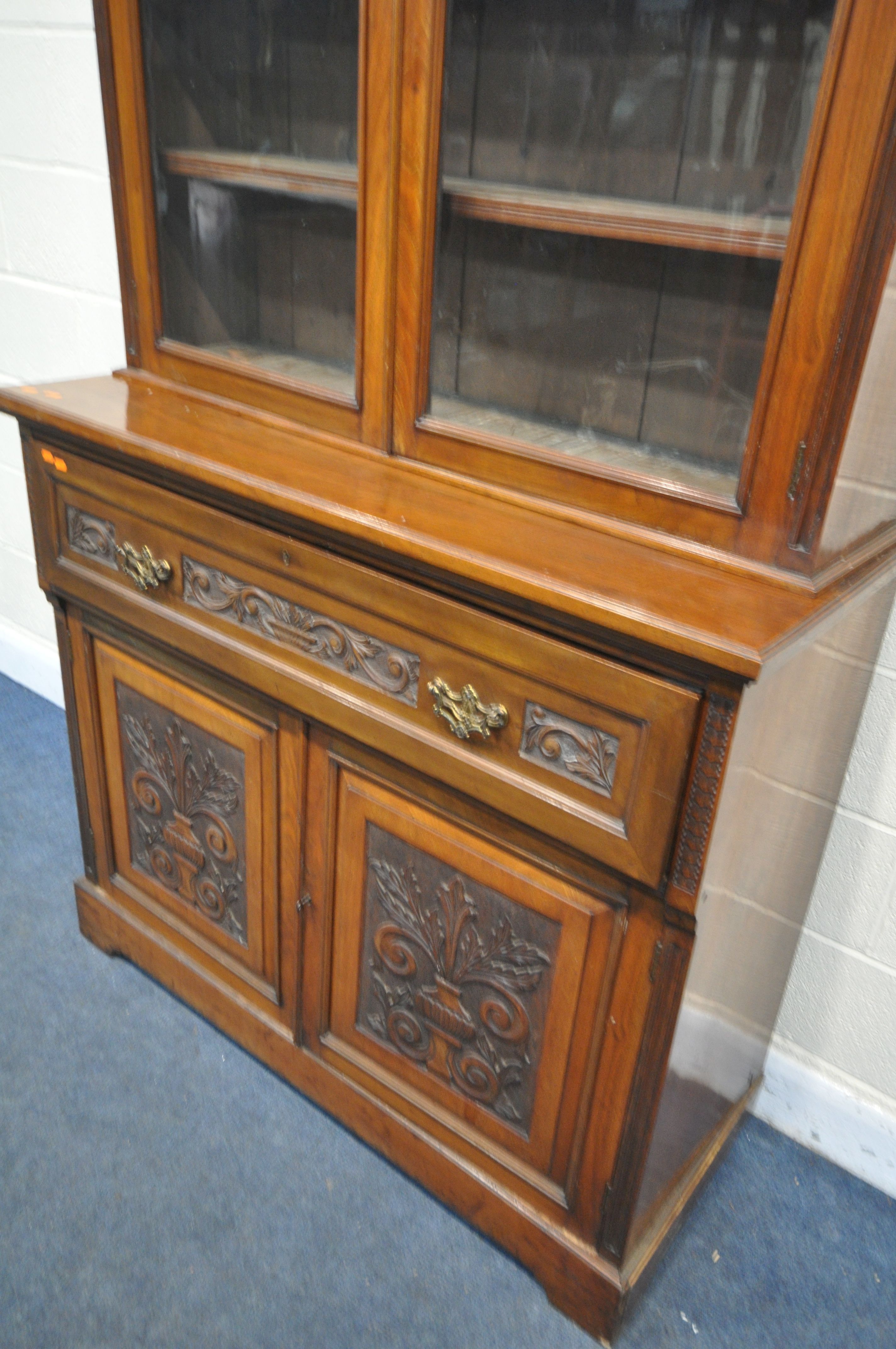 A LATE 19TH/EARLY 20TH CENTURY WALNUT SECRETAIRE BOOKCASE, the top with two glazed doors, over a - Image 3 of 5
