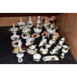A COLLECTION OF ROYAL ALBERT 'OLD COUNTRY ROSES' PATTERN GIFTWARE, comprising a pot of china