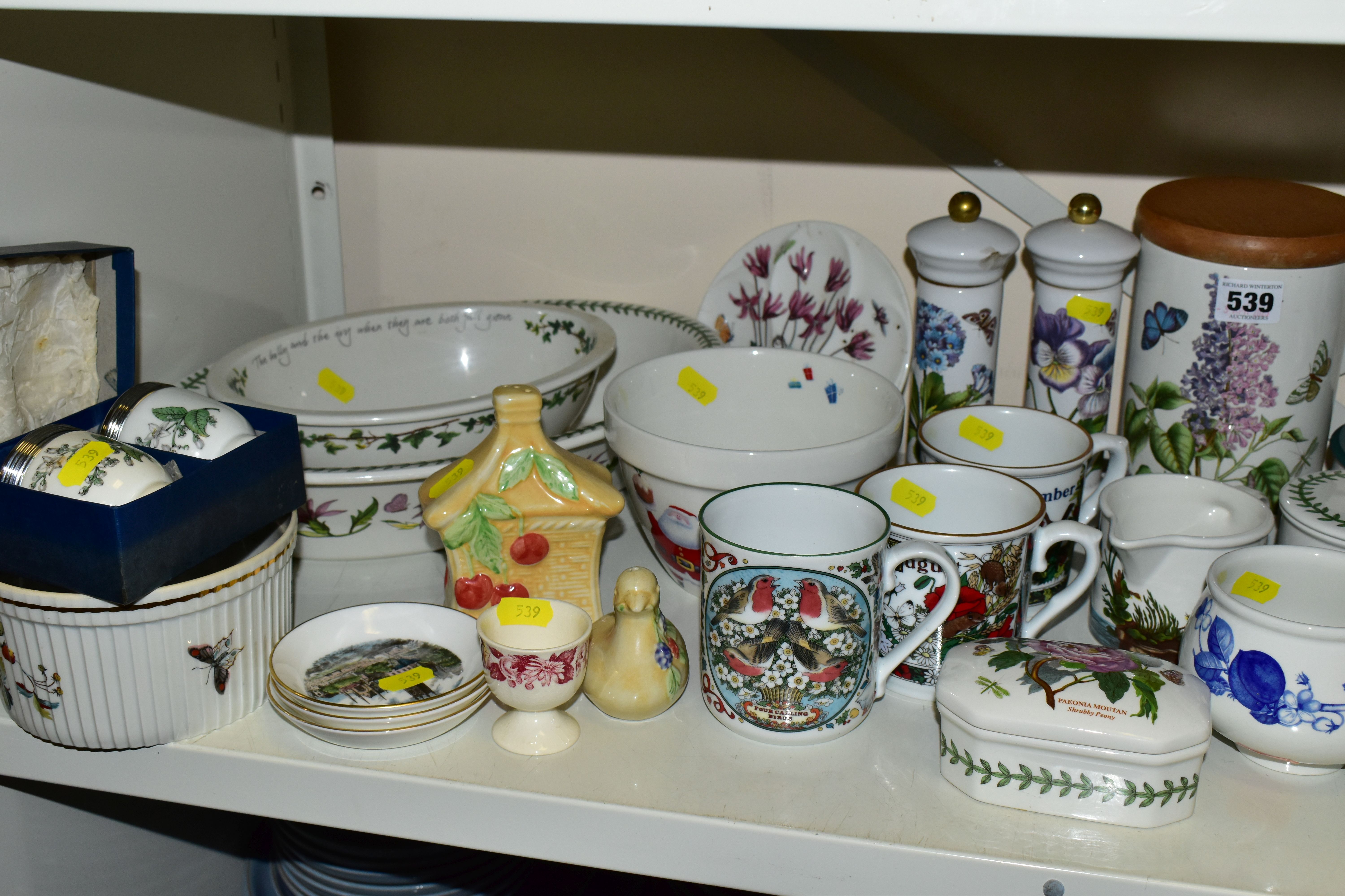 A SMALL QUANTITY OF PORTMEIRION, ROYAL WORCESTER, DENBY 'GREENWHEAT' PATTERN TEA AND DINNERWARE,