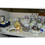 A SMALL QUANTITY OF PORTMEIRION, ROYAL WORCESTER, DENBY 'GREENWHEAT' PATTERN TEA AND DINNERWARE,