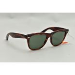 A PAIR OF 'RAY BAN' SUNGLASSES, Wayfarer sunglasses 5022 in Tortoiseshell (condition report: general