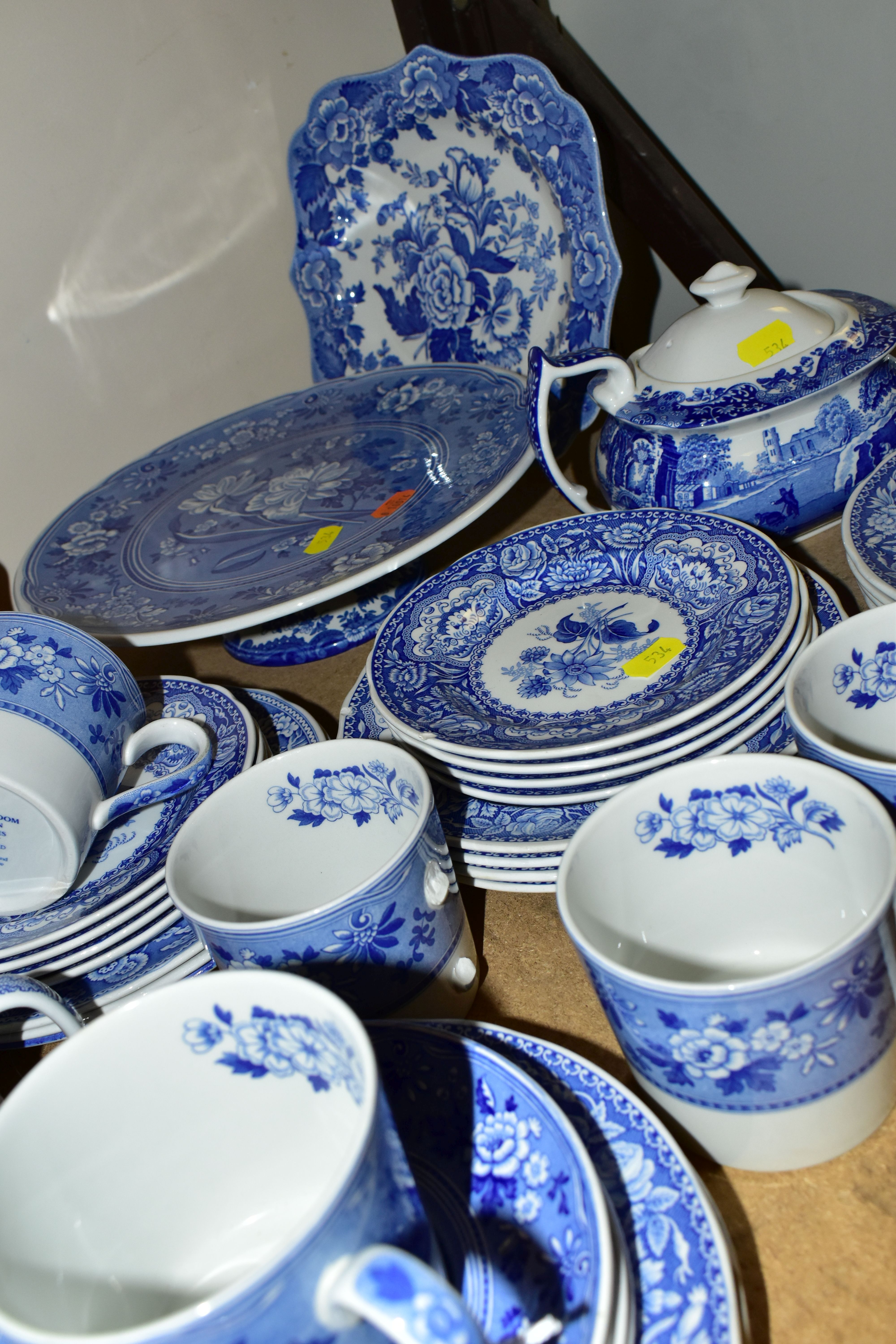 A COLLECTION OF SPODE BLUE ROOM COLLECTION BLUE AND WHITE TEA, DINNER AND GIFTWARE, together with - Image 4 of 8