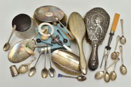 A BOX OF ASSORTED SILVER ITEMS, to include two silver clothes brushes, a clothes brush silver