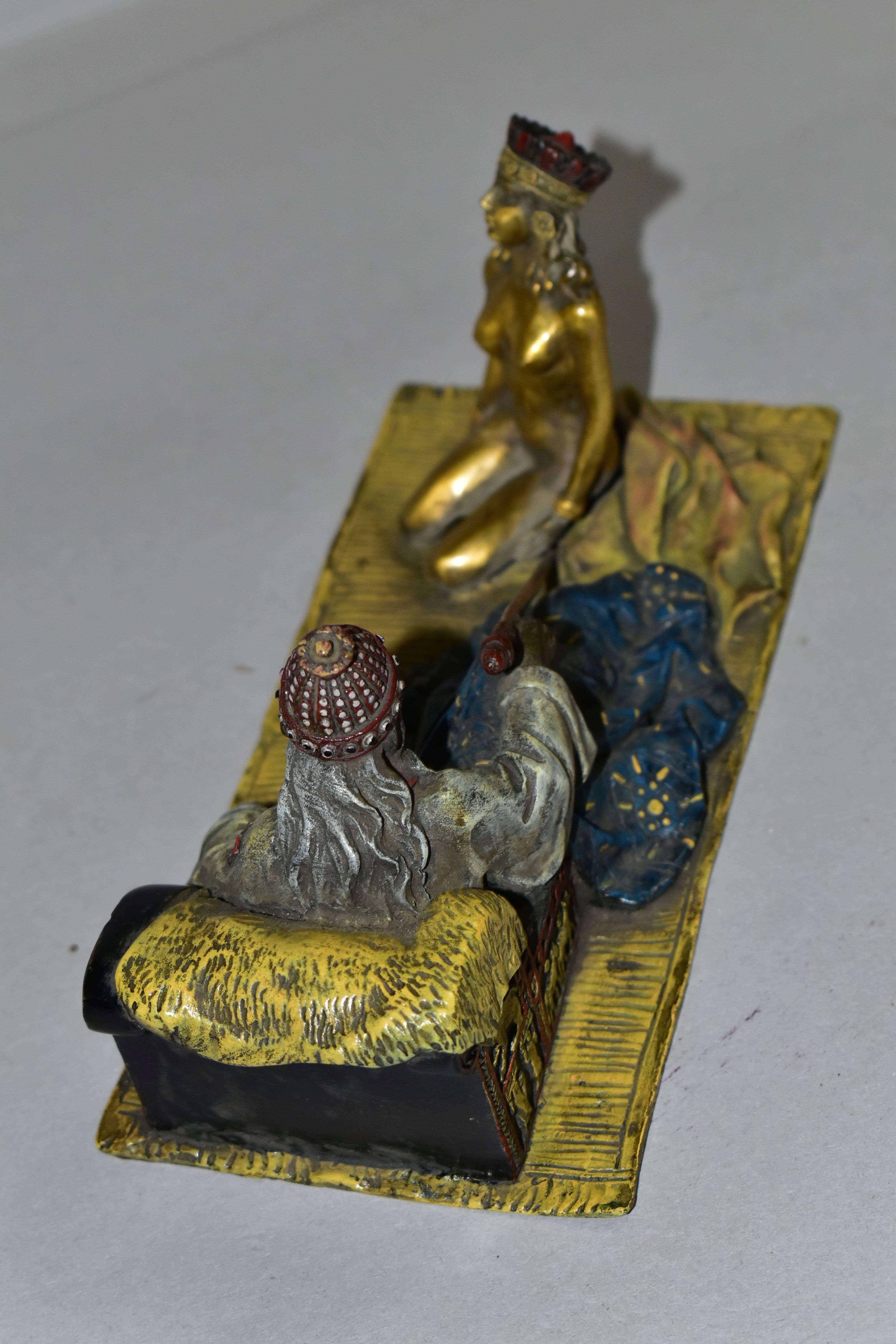 A MODERN COLD PAINTED BRONZE EGYPTIAN SLAVE AND MASTER FIGURE GROUP, IN THE STYLE OF FRANZ - Image 6 of 9